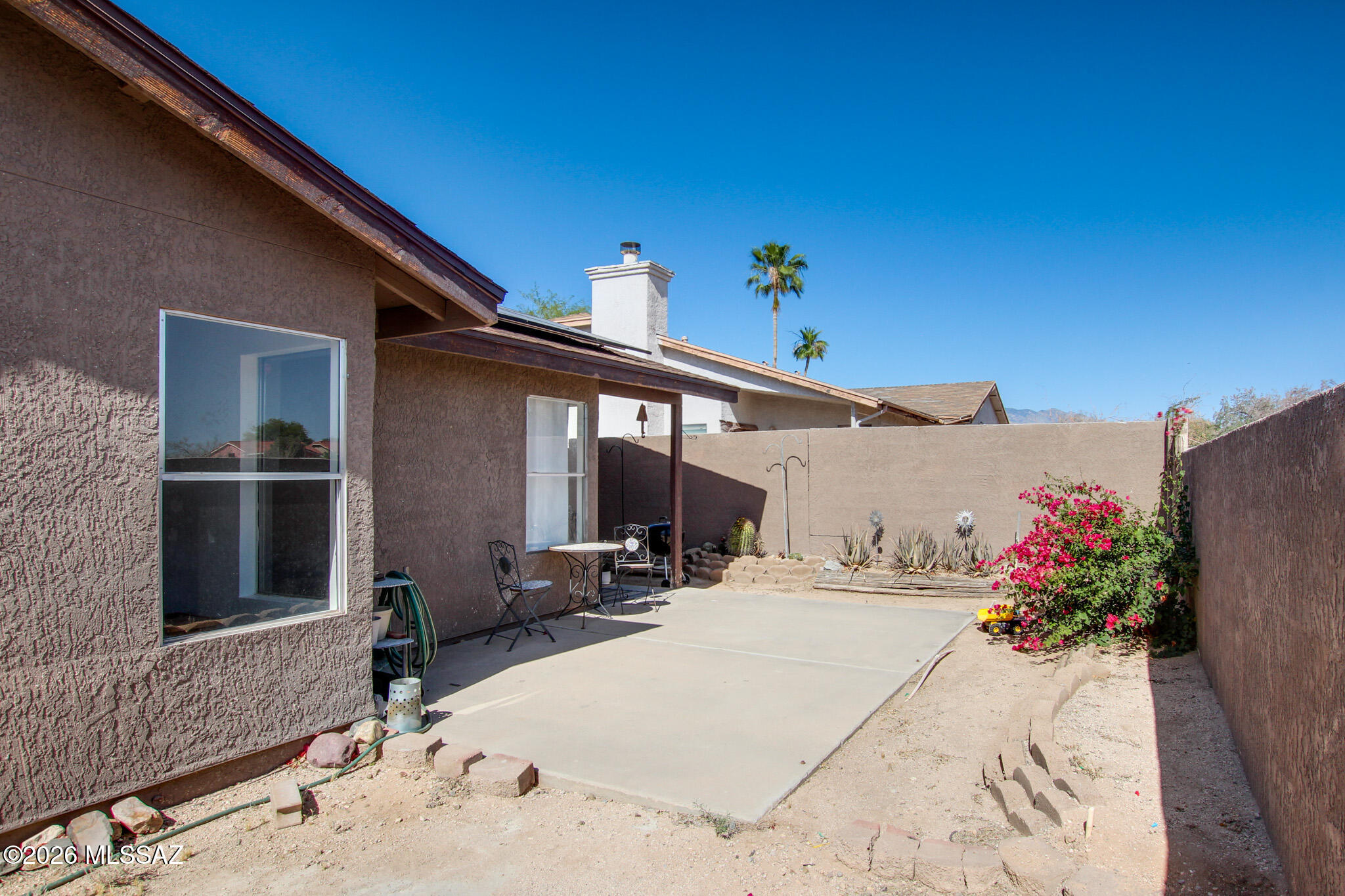 4697 W Globeberry Street