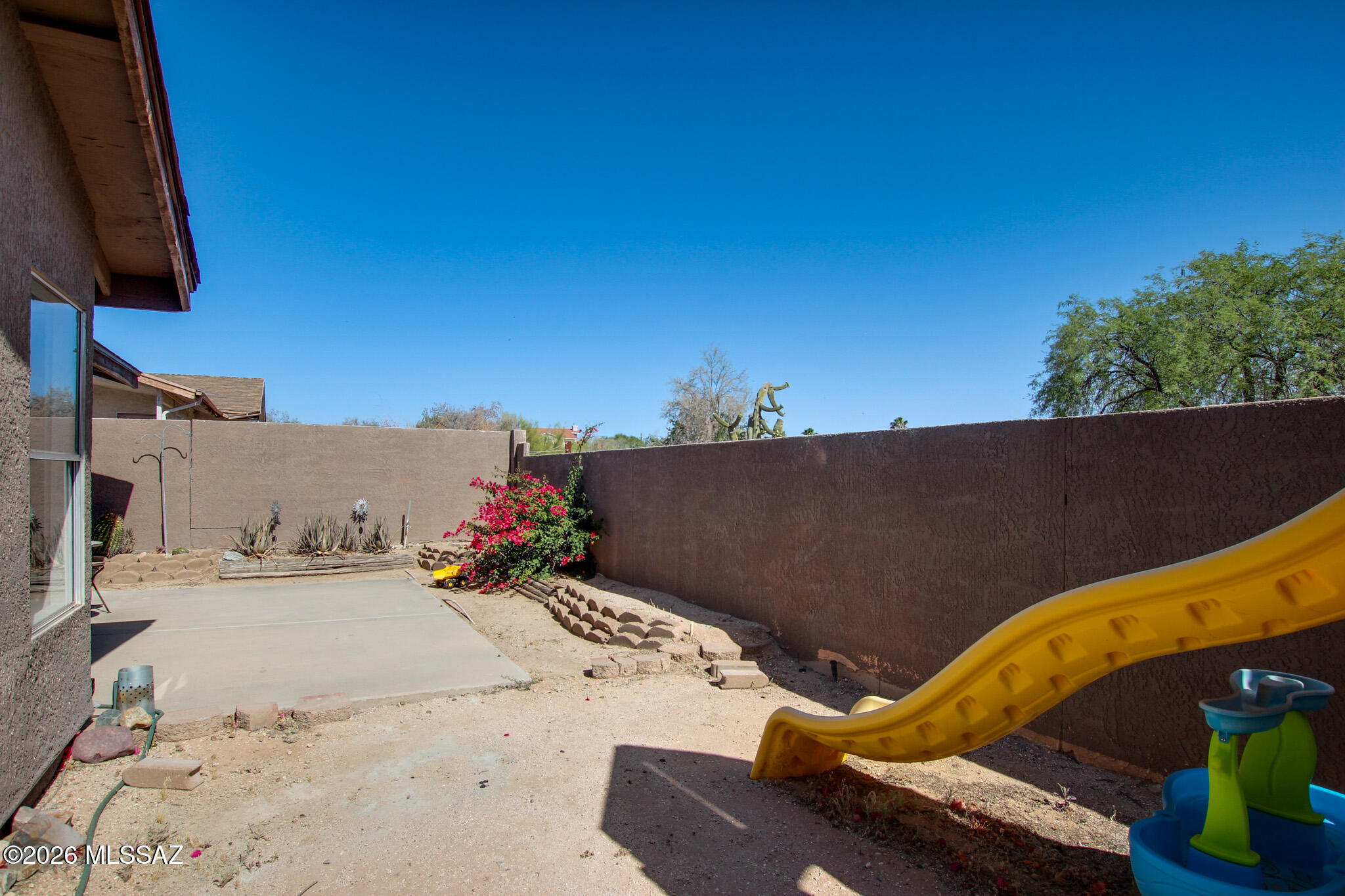 4697 W Globeberry Street