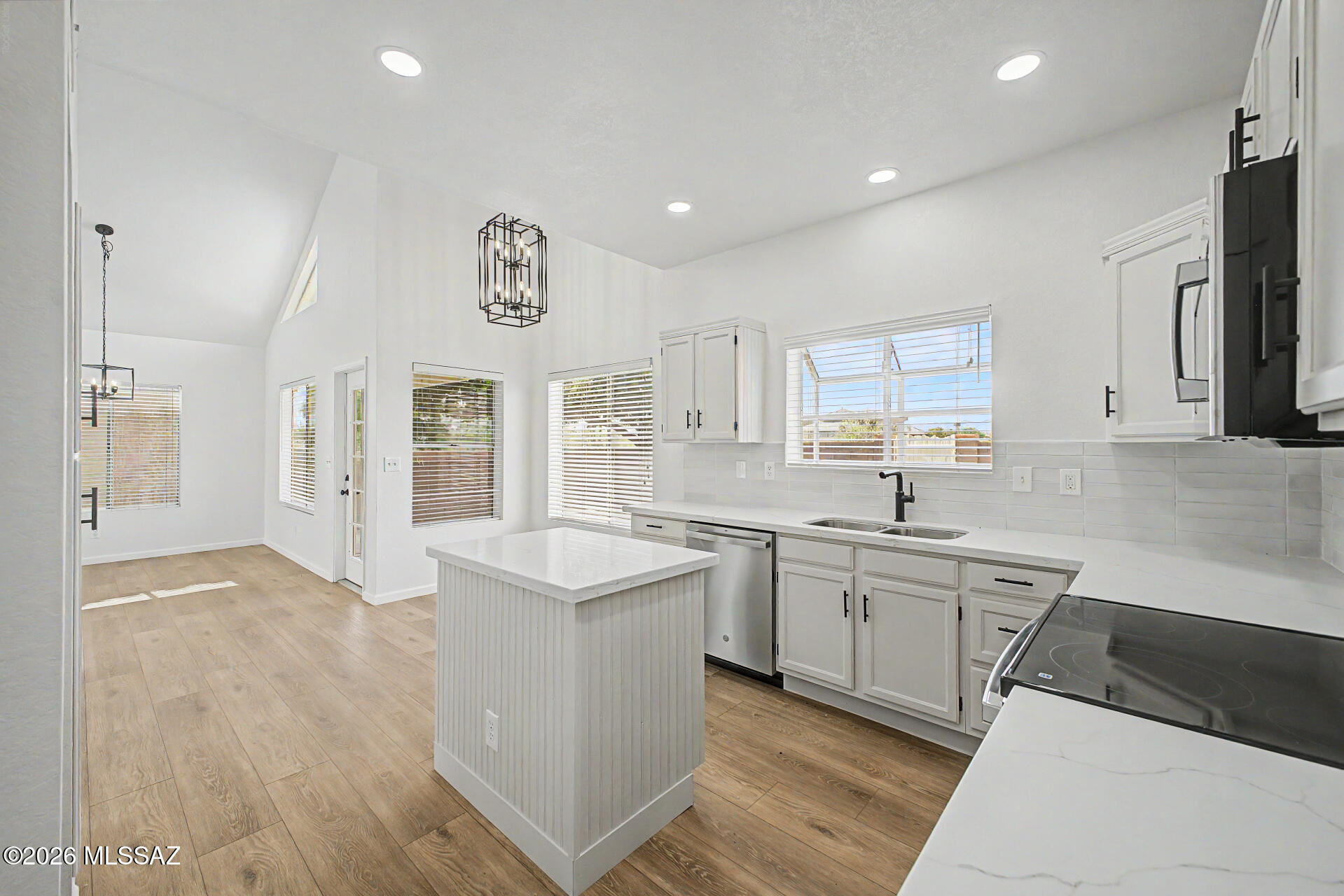 3712 W Butterfly Lane