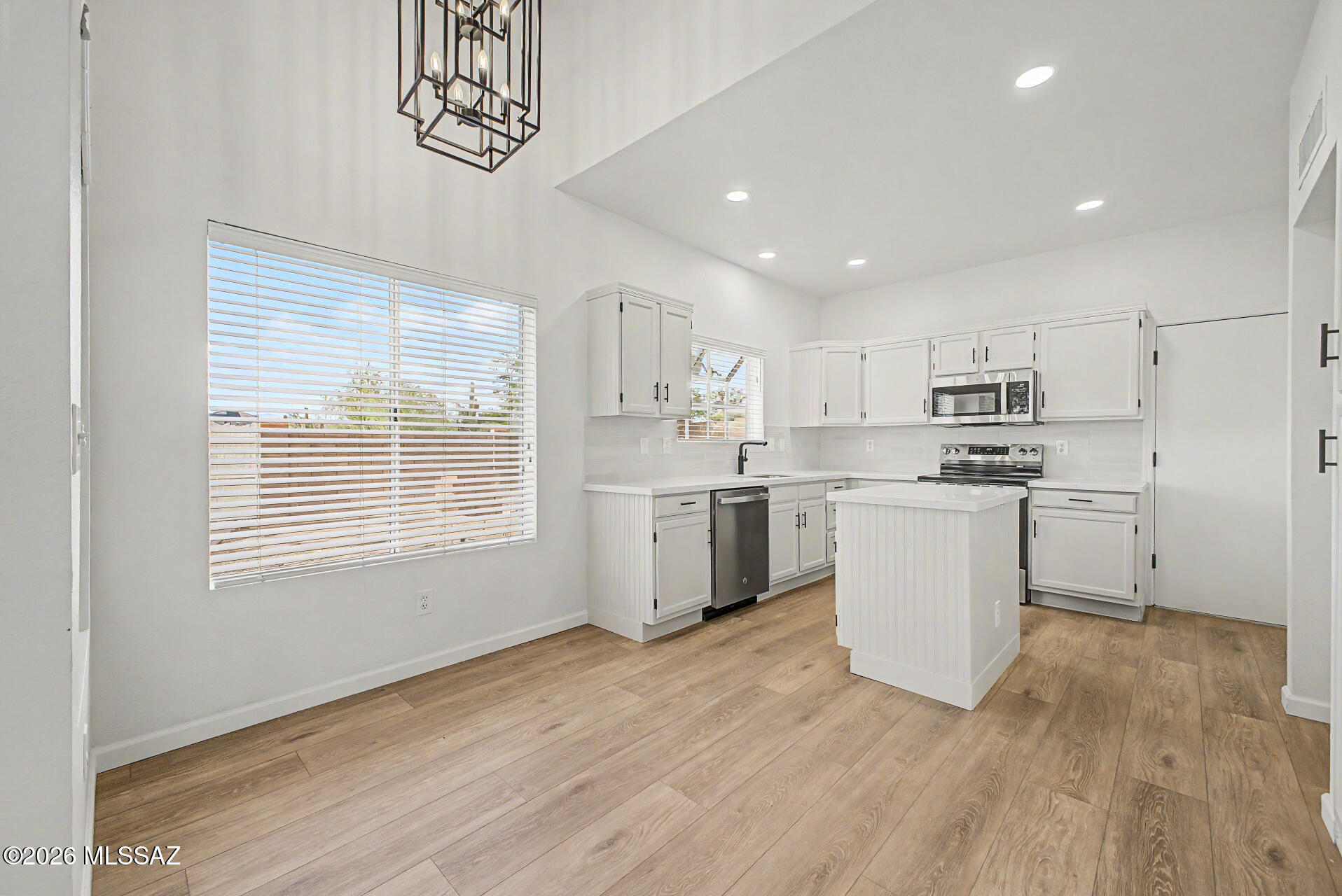 3712 W Butterfly Lane