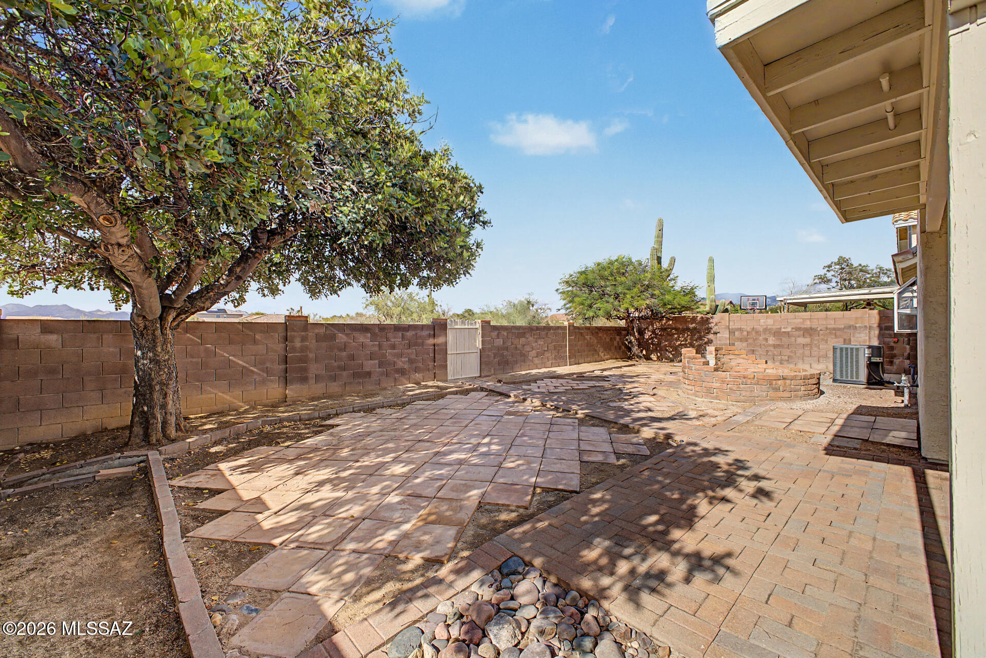 3712 W Butterfly Lane