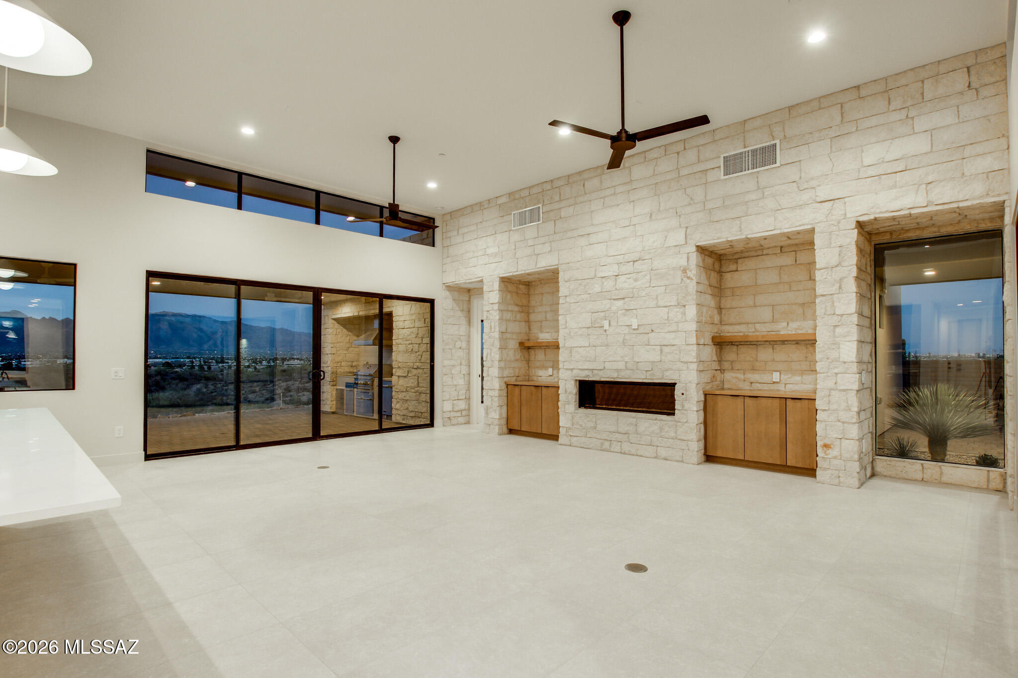2769 W Black Cloud Court