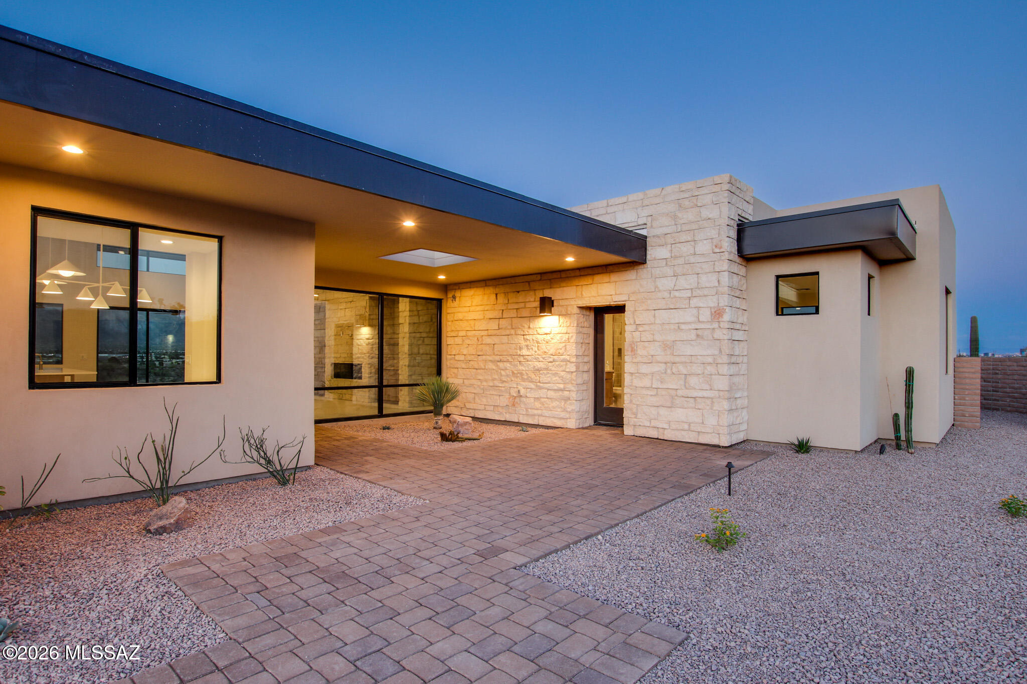 2769 W Black Cloud Court