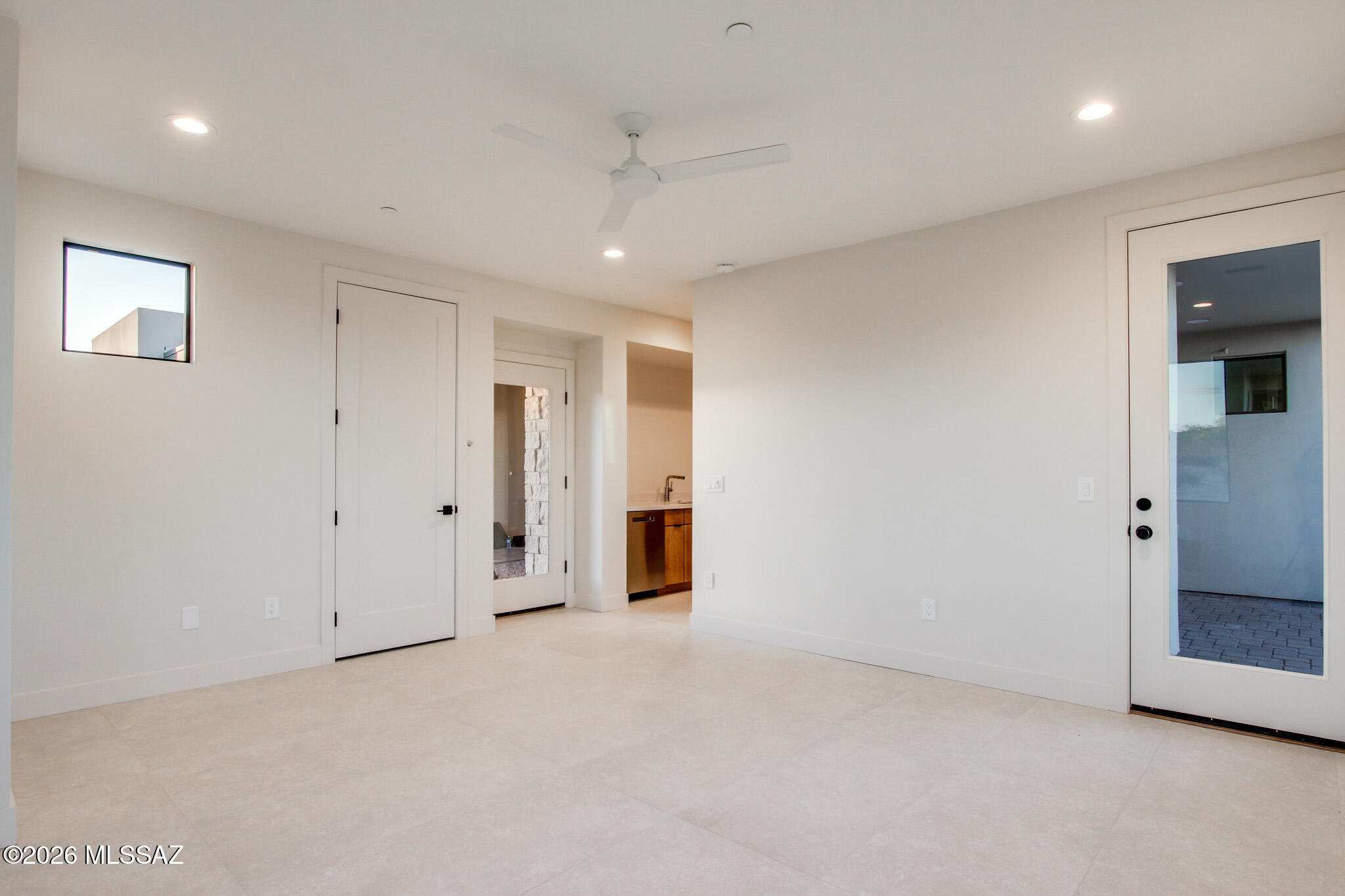 2769 W Black Cloud Court