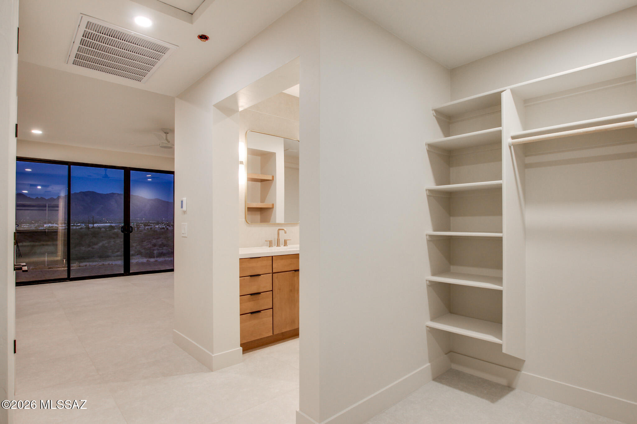 2769 W Black Cloud Court