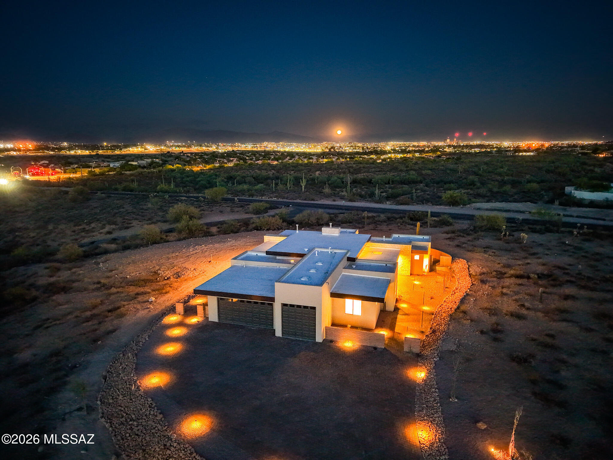 2769 W Black Cloud Court