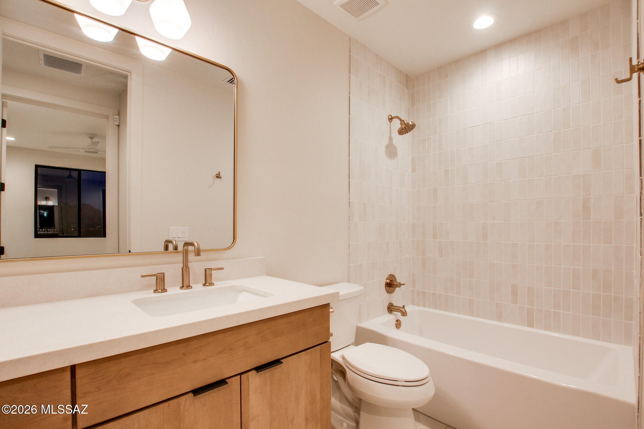 2769 W Black Cloud Court