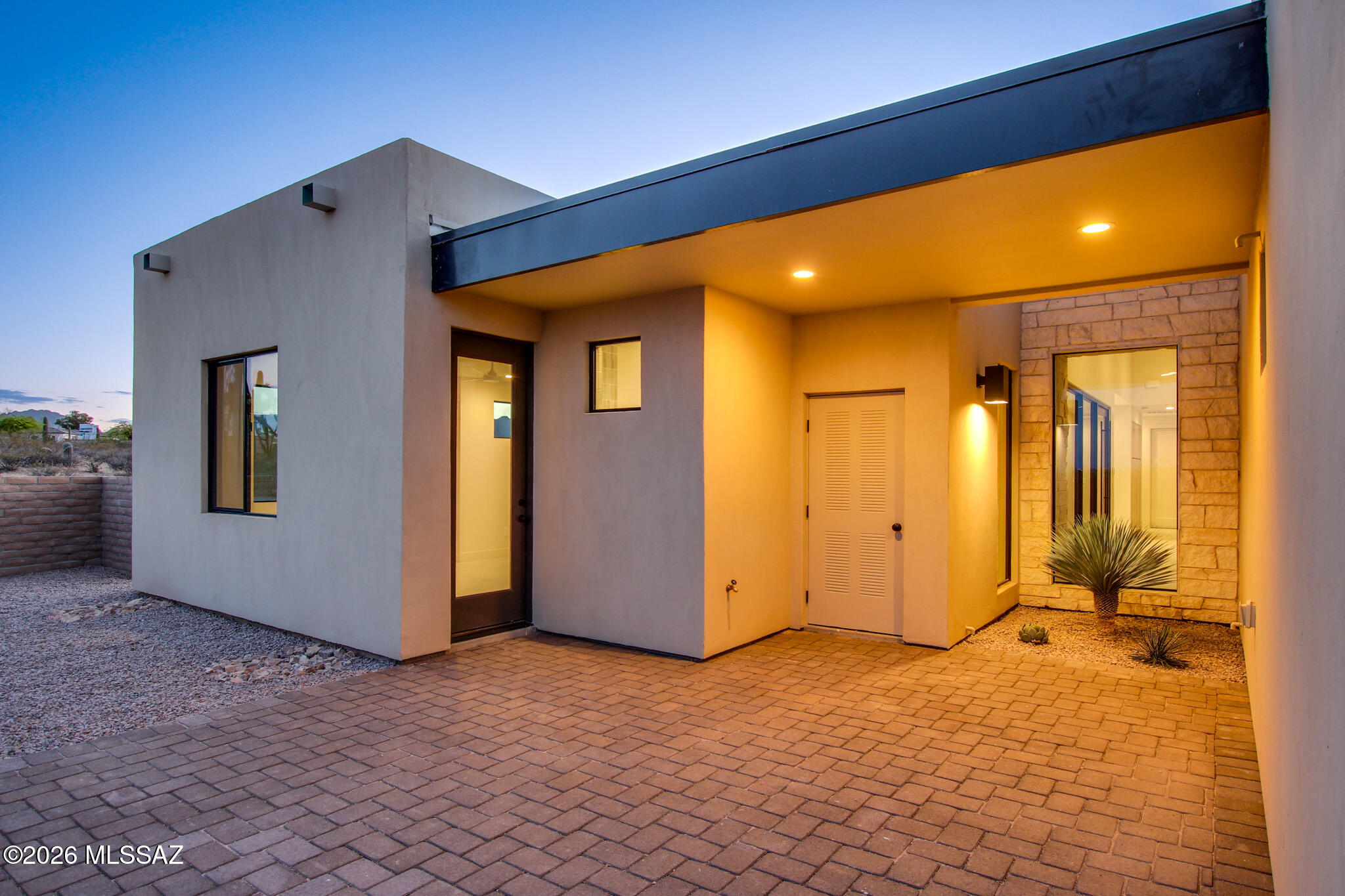 2769 W Black Cloud Court