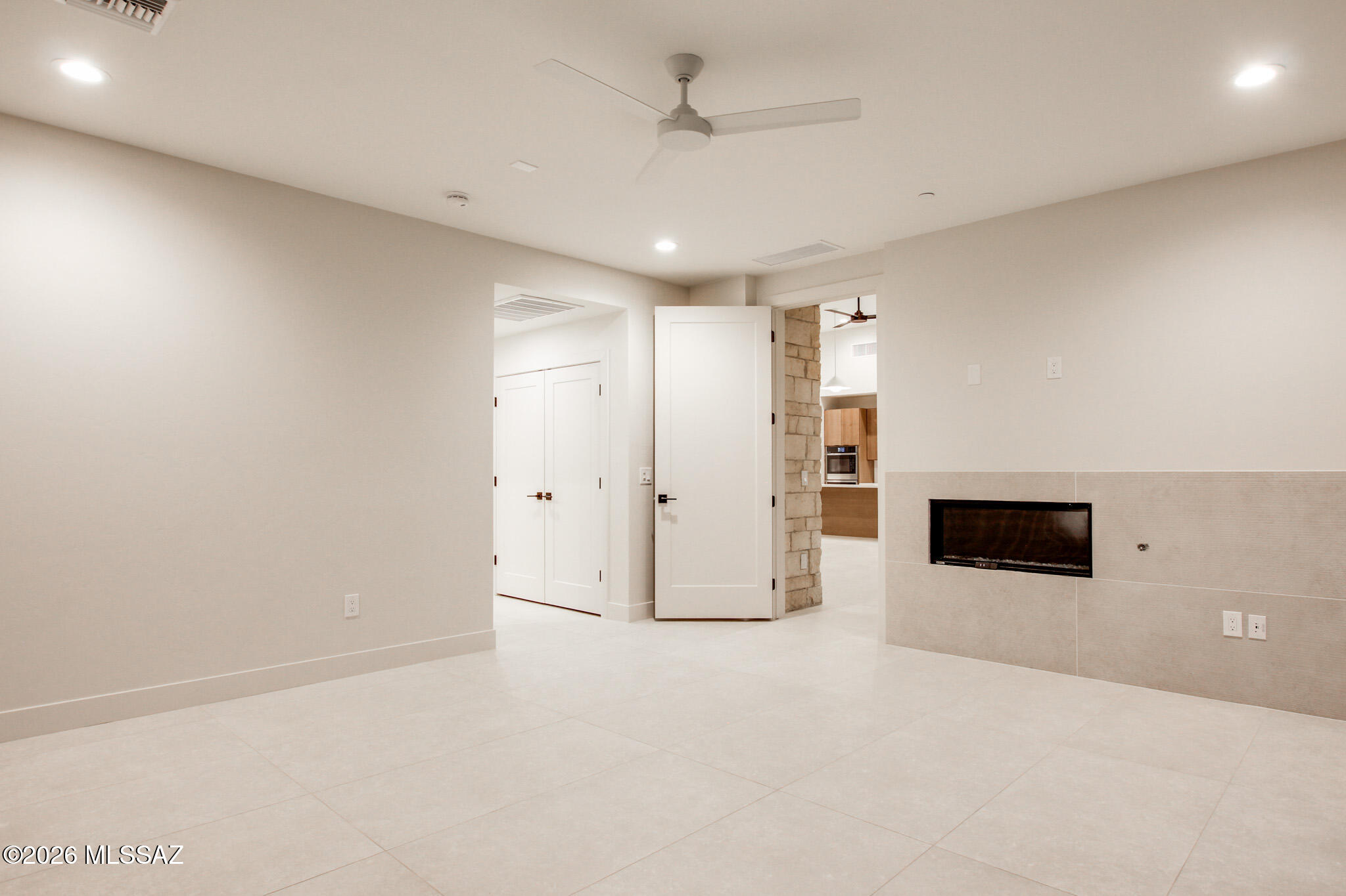 2769 W Black Cloud Court