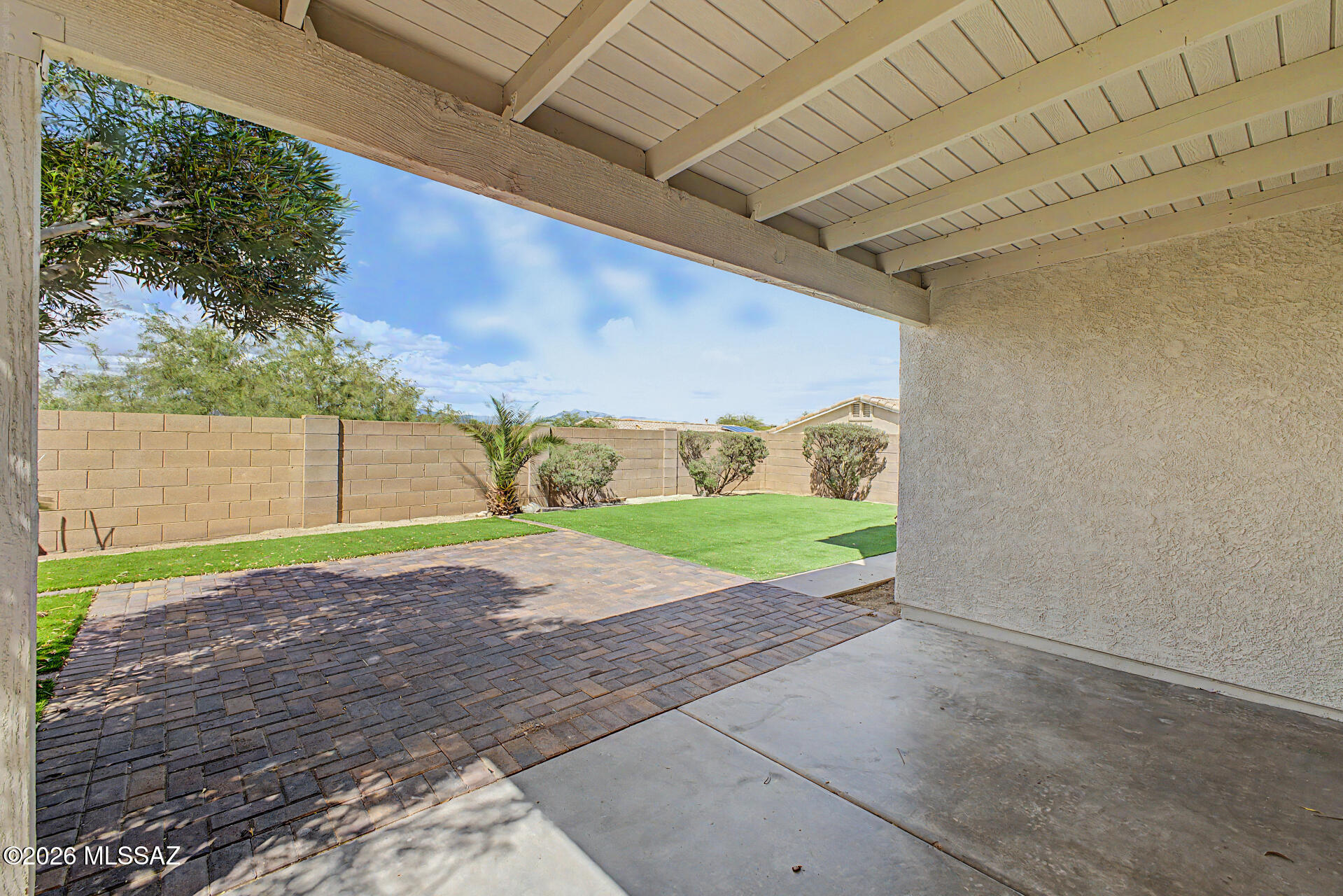 513 E Cactus Mountain Drive