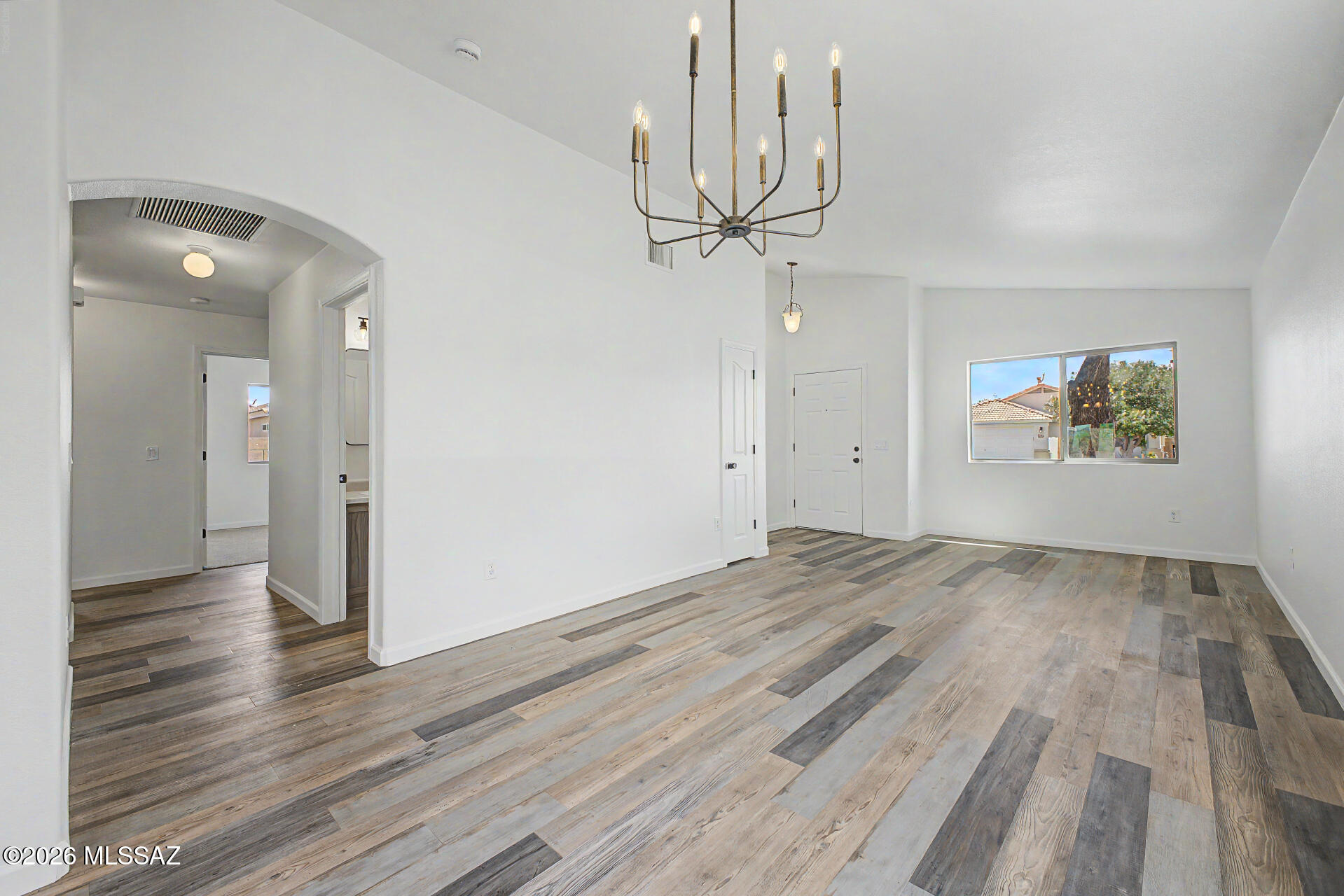 513 E Cactus Mountain Drive