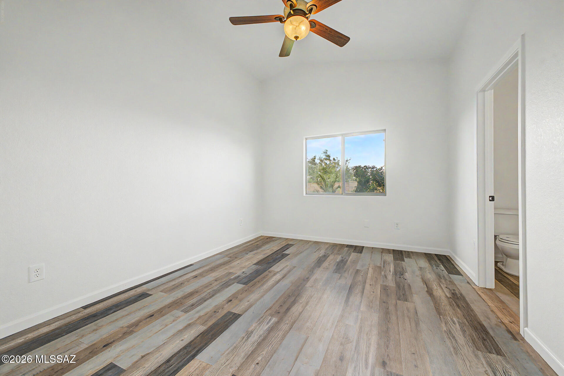513 E Cactus Mountain Drive