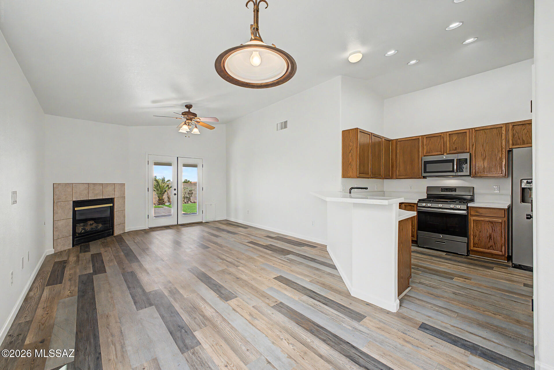 513 E Cactus Mountain Drive