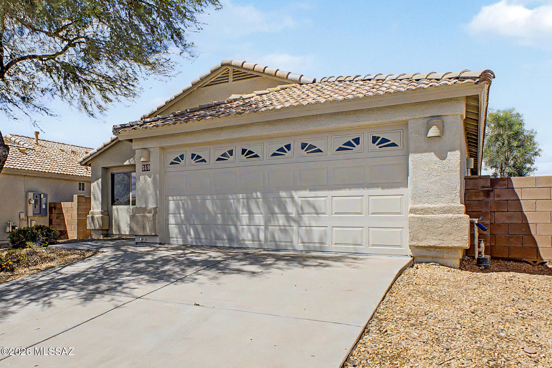 513 E Cactus Mountain Drive