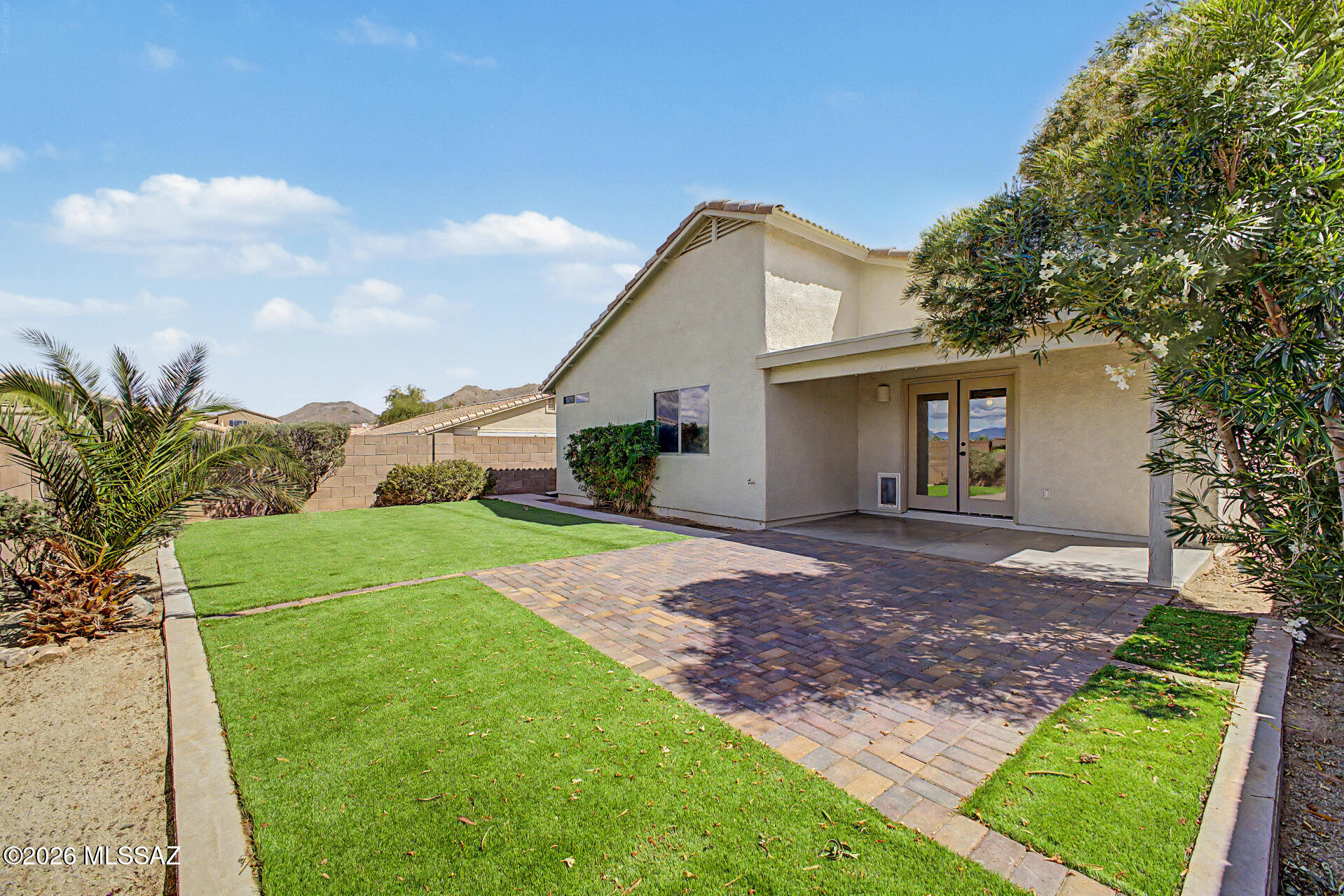 513 E Cactus Mountain Drive
