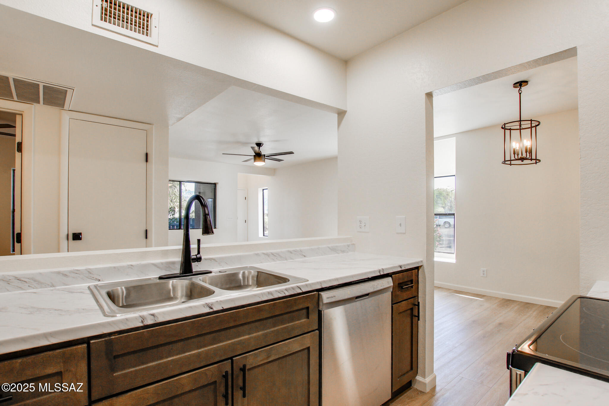 8080 E Speedway Boulevard 607