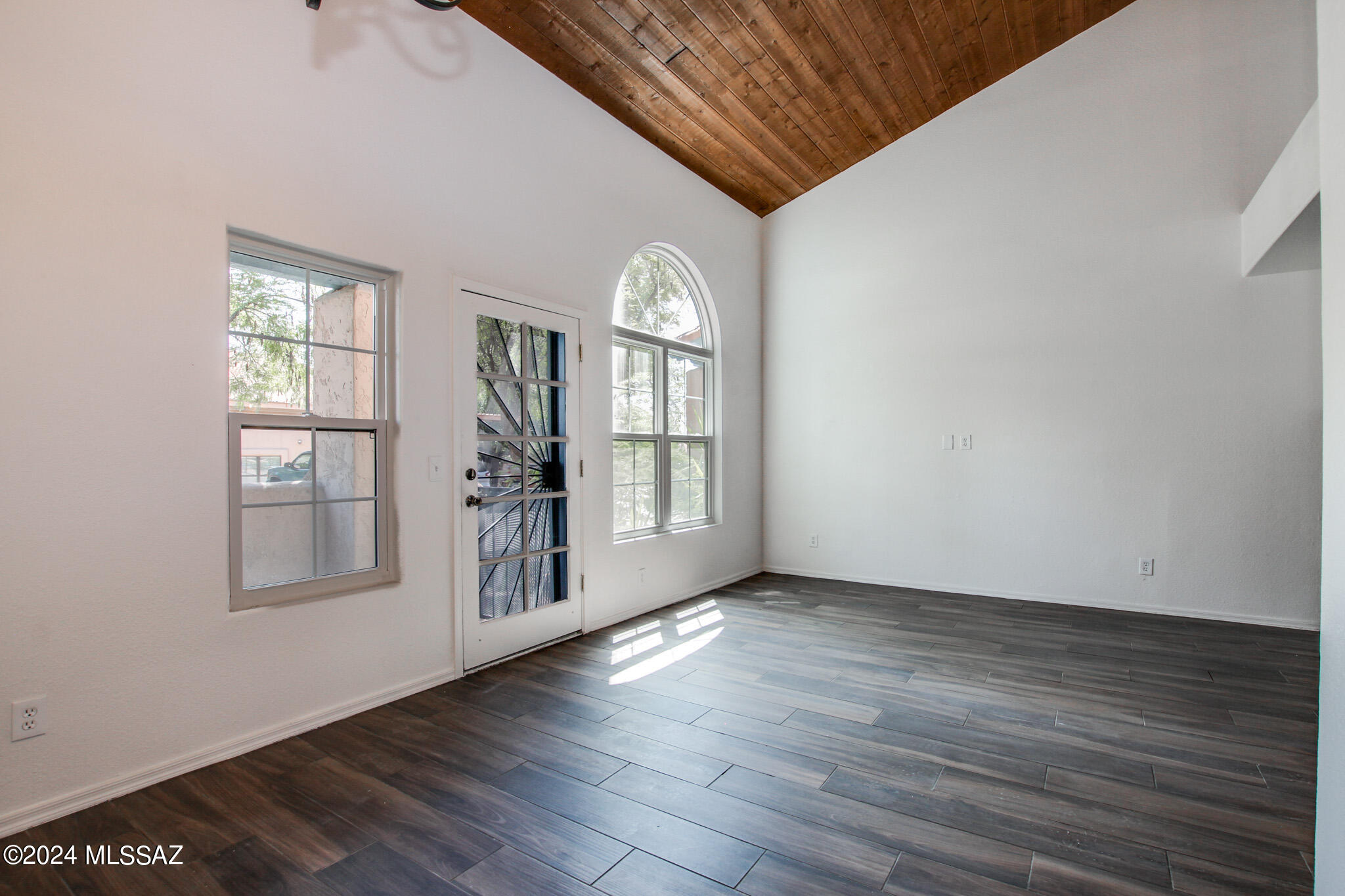 5357 N Paseo De La Terraza