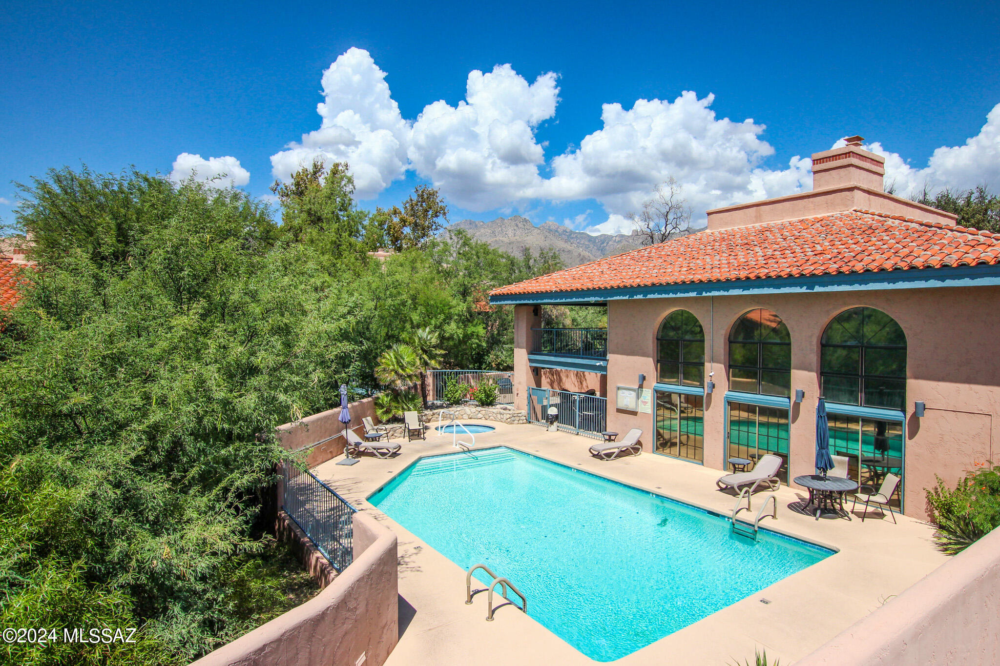5357 N Paseo De La Terraza