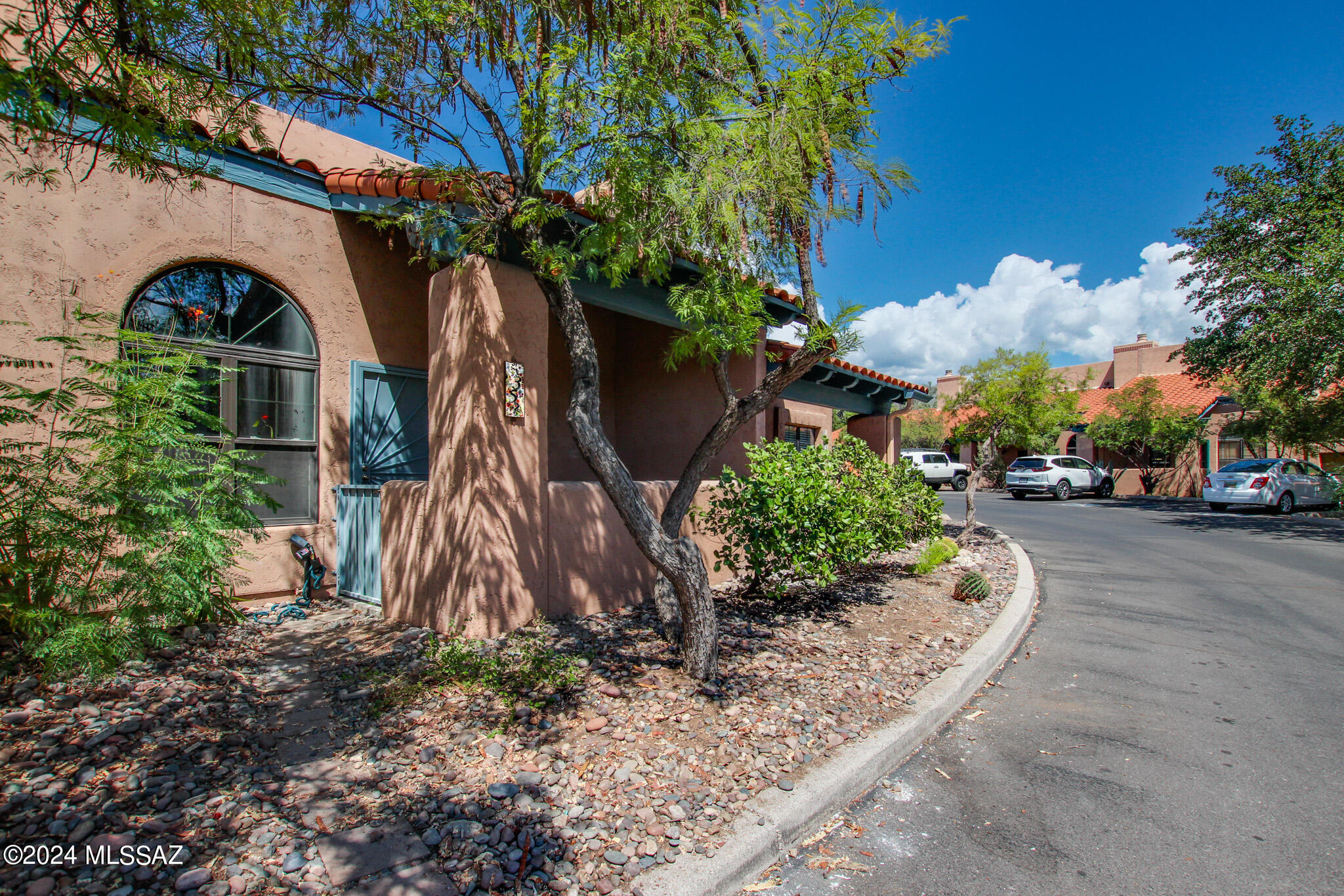5357 N Paseo De La Terraza