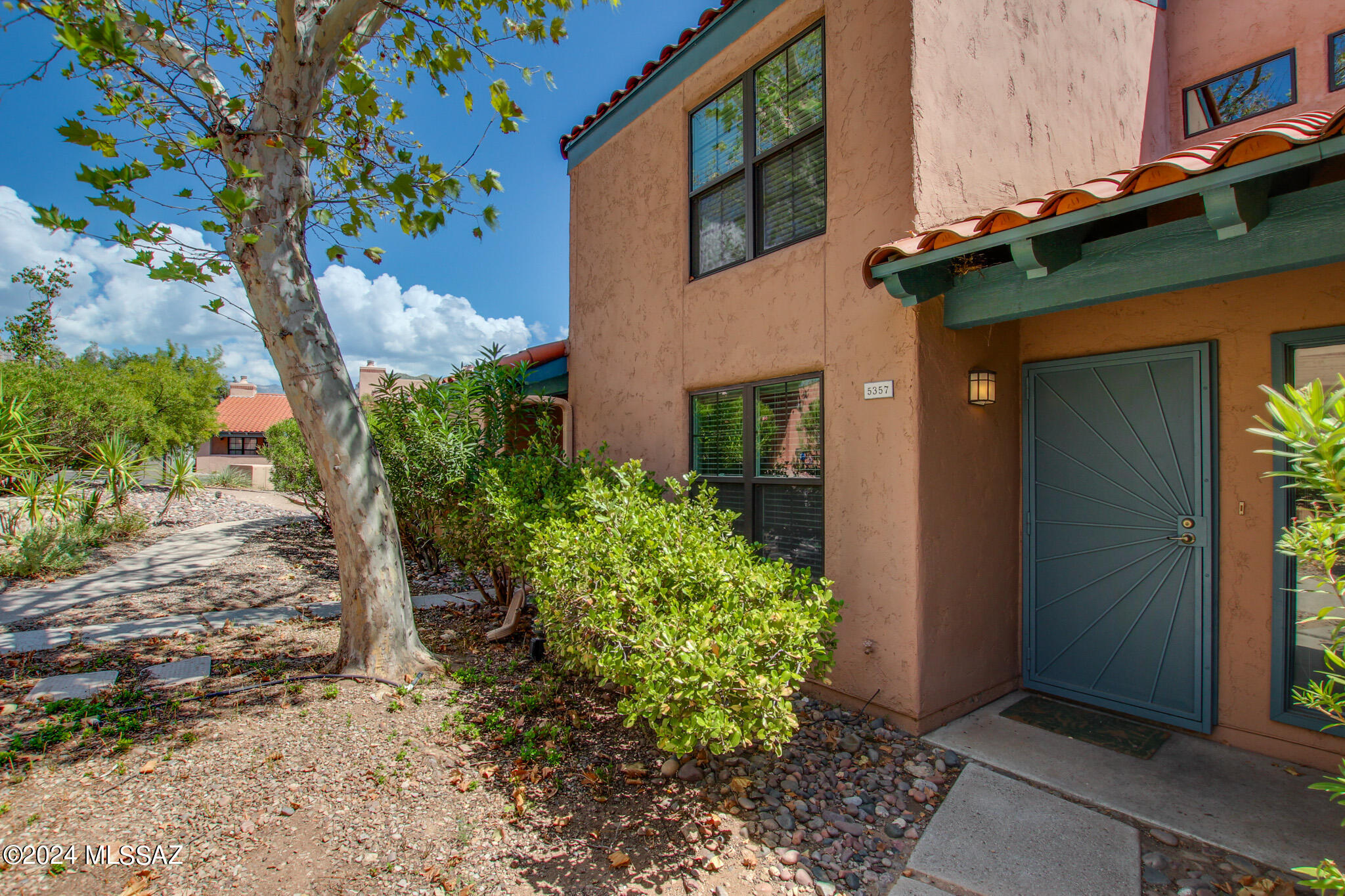5357 N Paseo De La Terraza