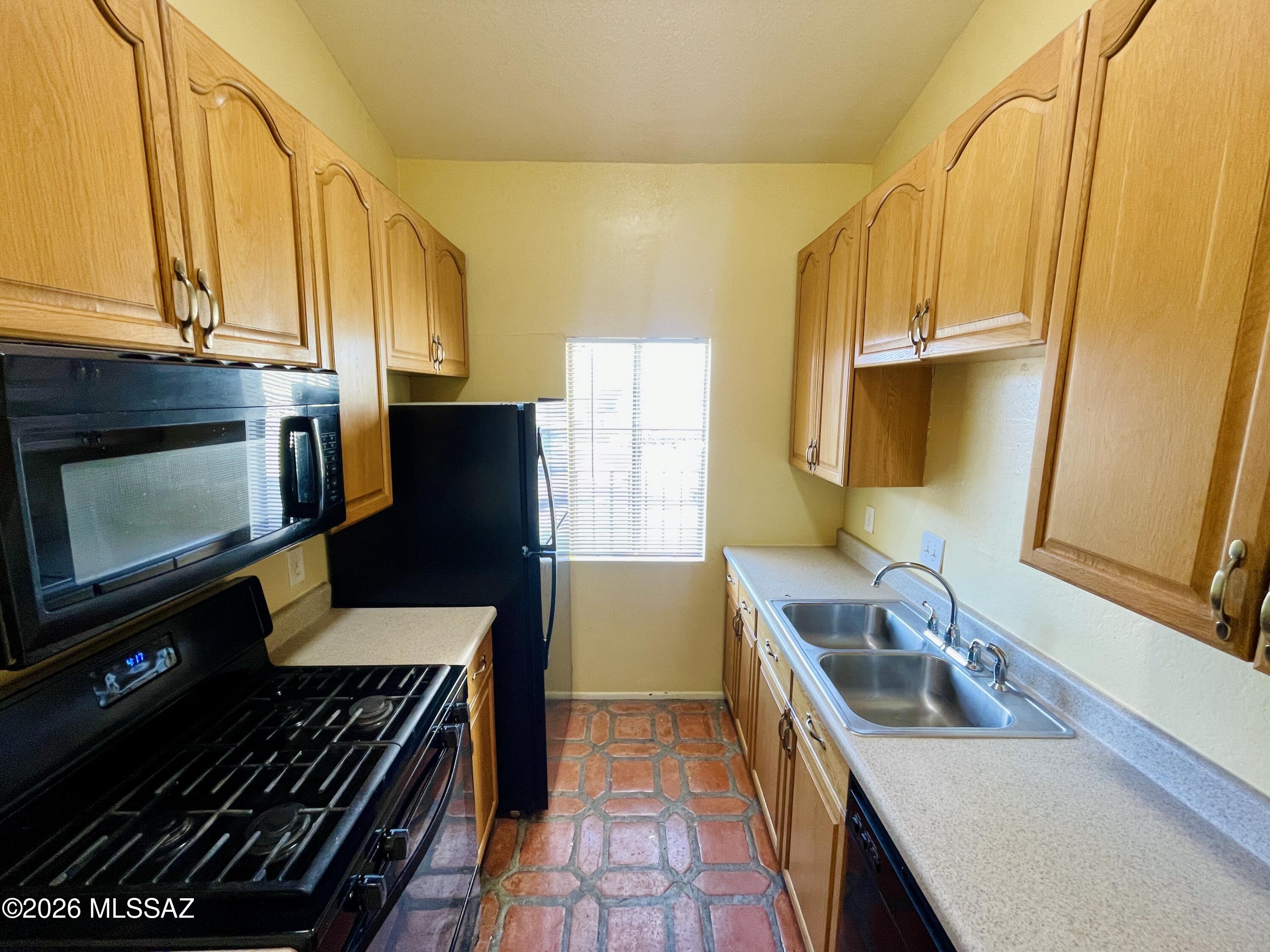 816 S Langley Avenue 203