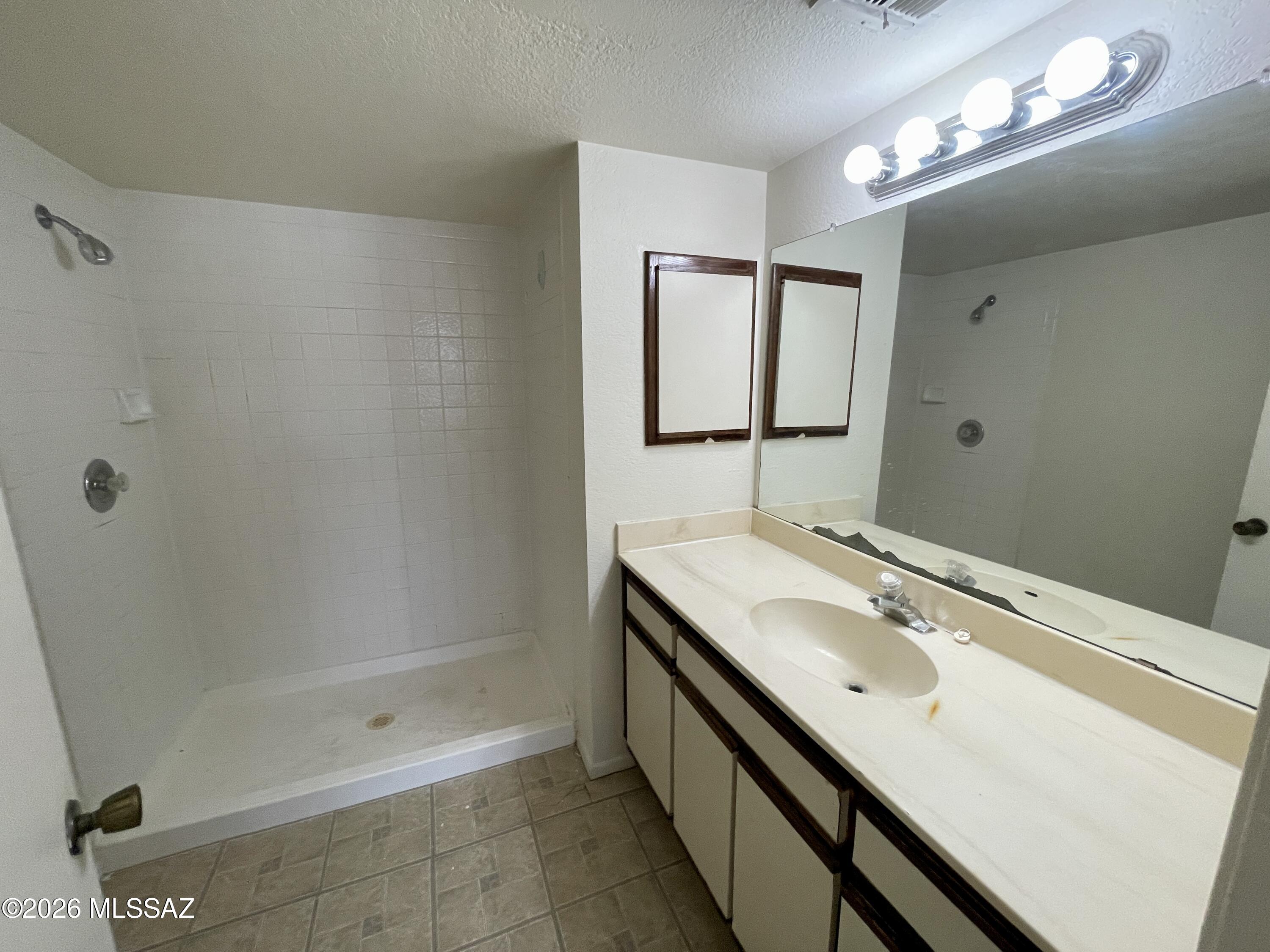 1710 W Wood Bridge Court