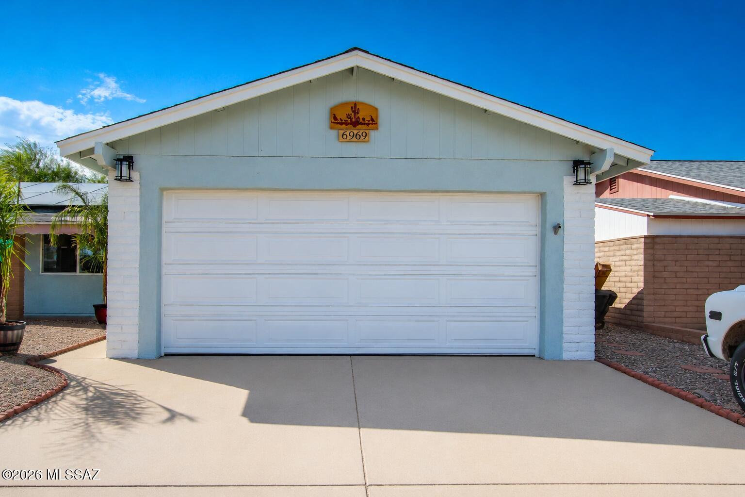 6969 N Northlight Drive