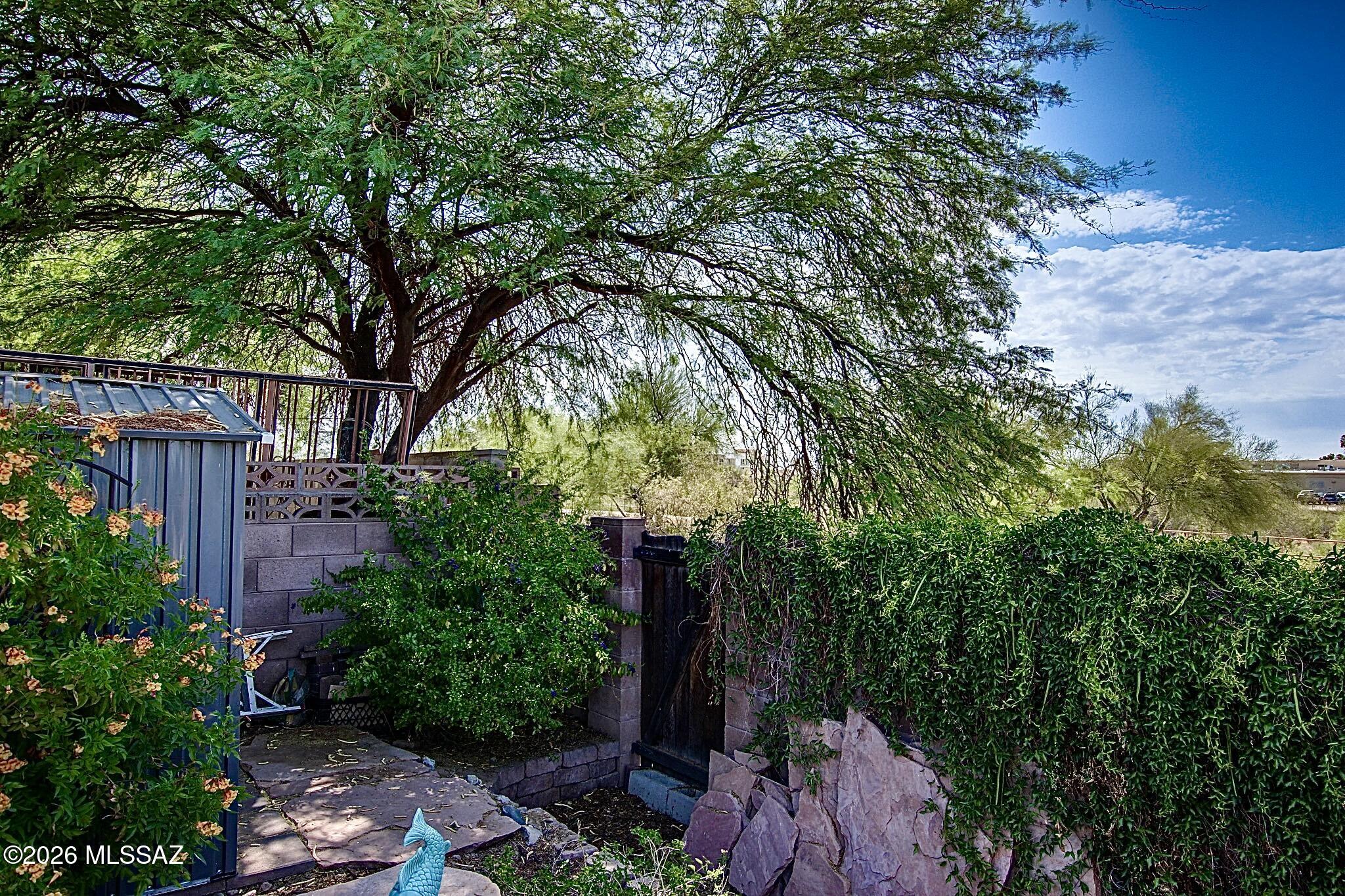 6969 N Northlight Drive