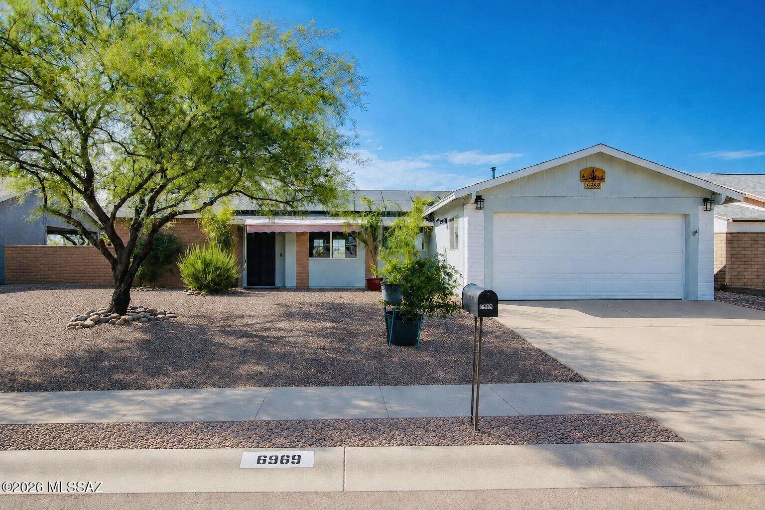 6969 N Northlight Drive