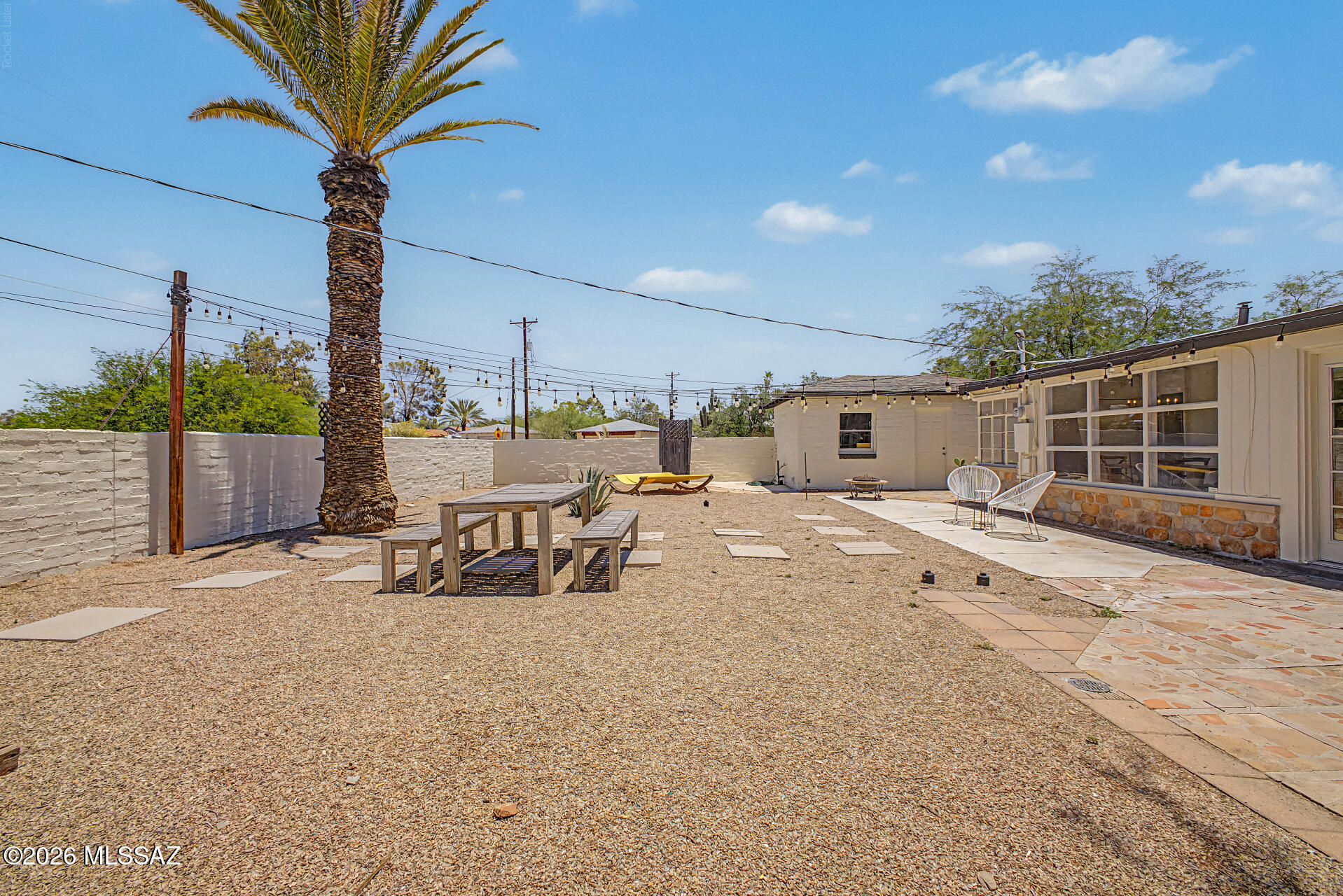3975 E Louis Lane