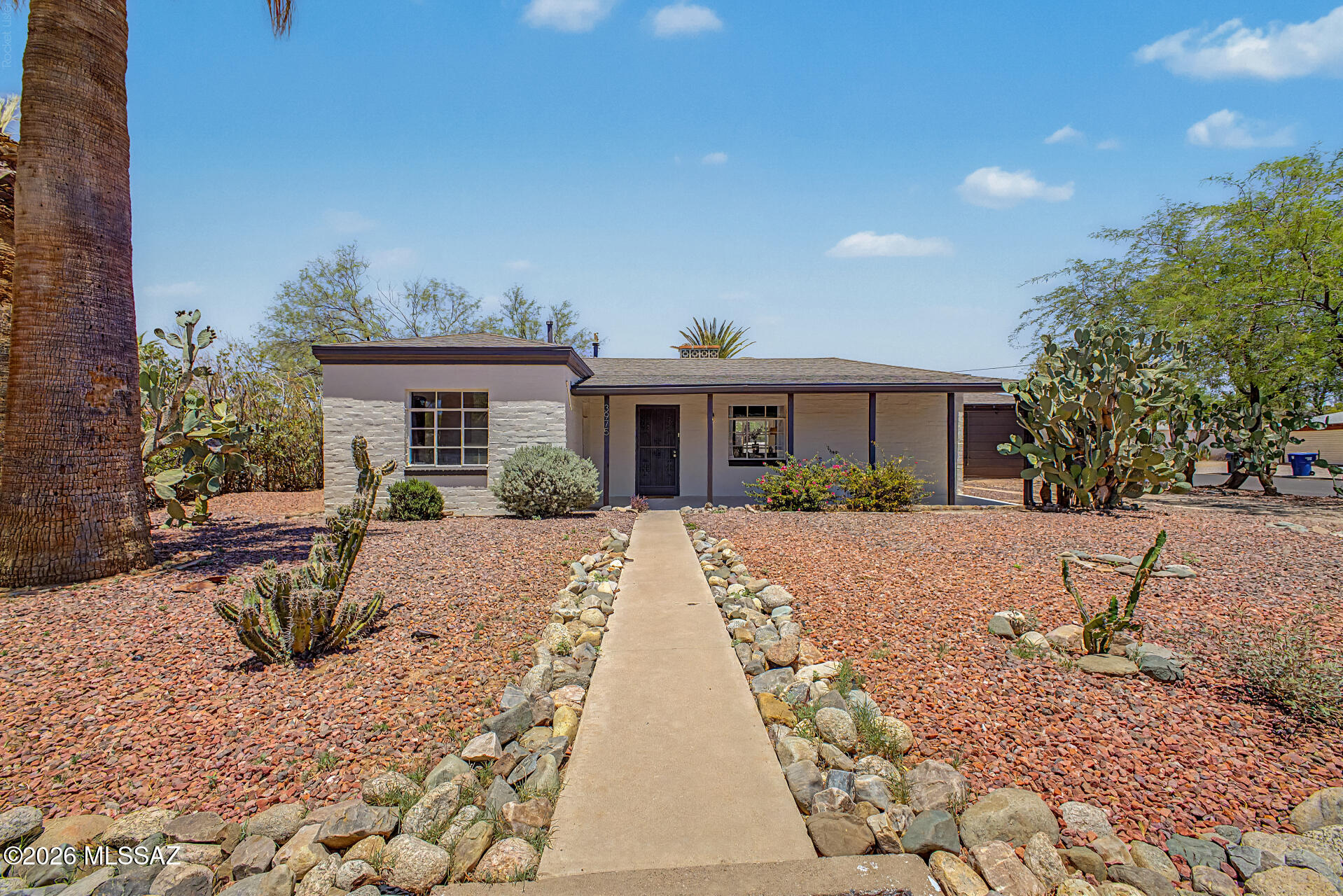 3975 E Louis Lane