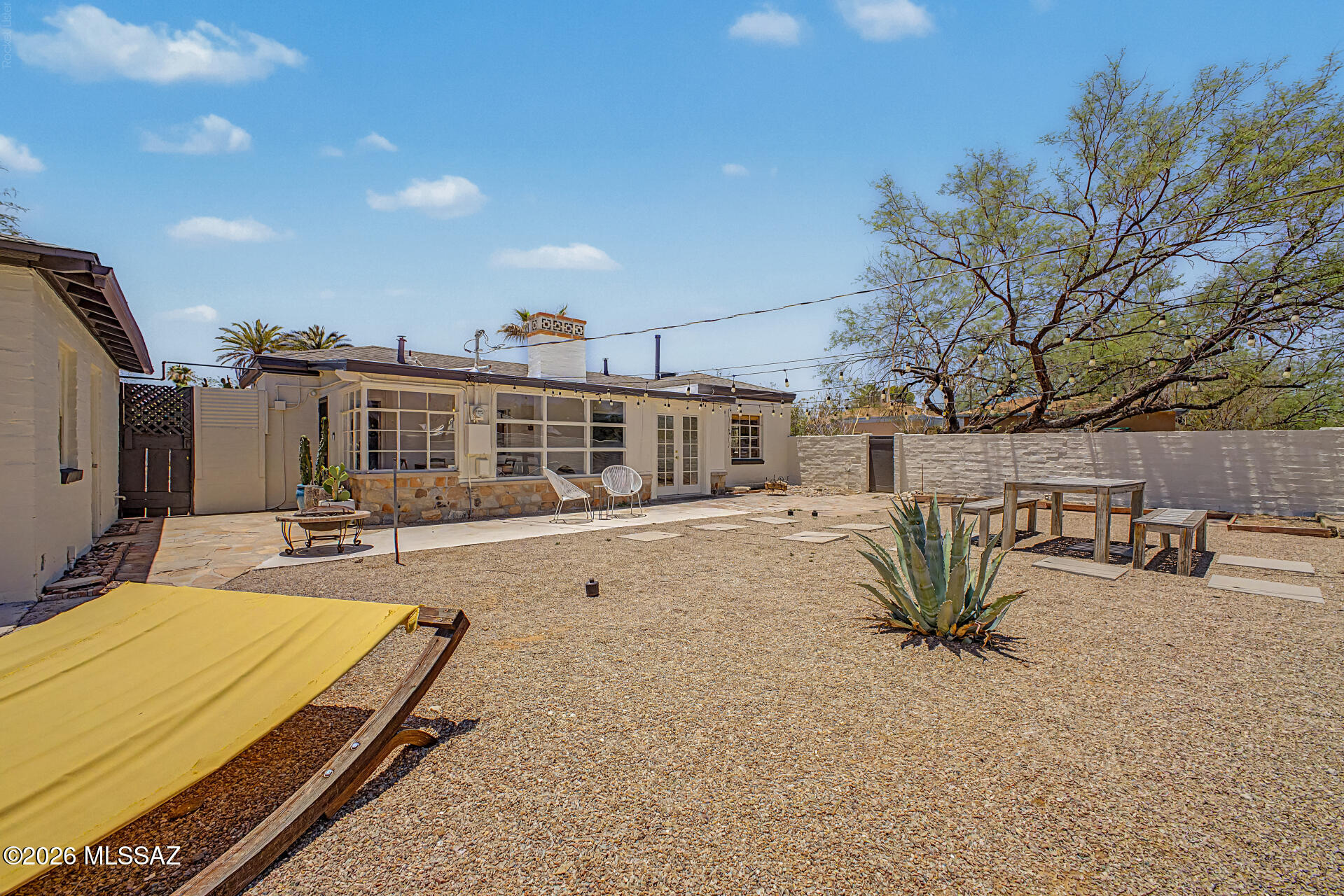 3975 E Louis Lane