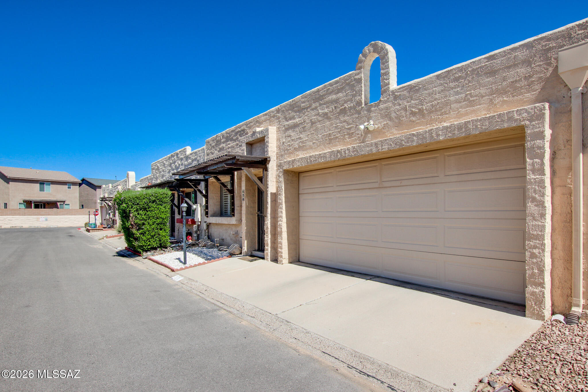 978 W Lockwood Lane