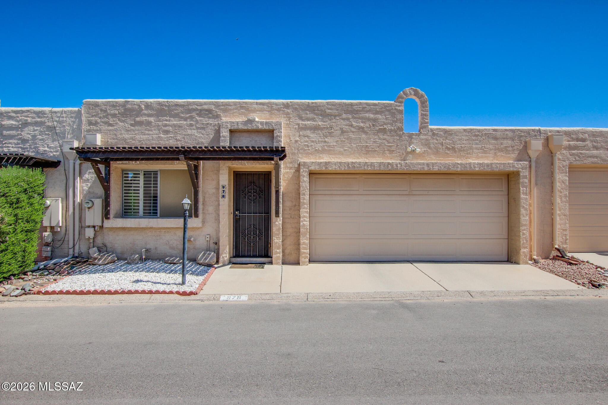 978 W Lockwood Lane