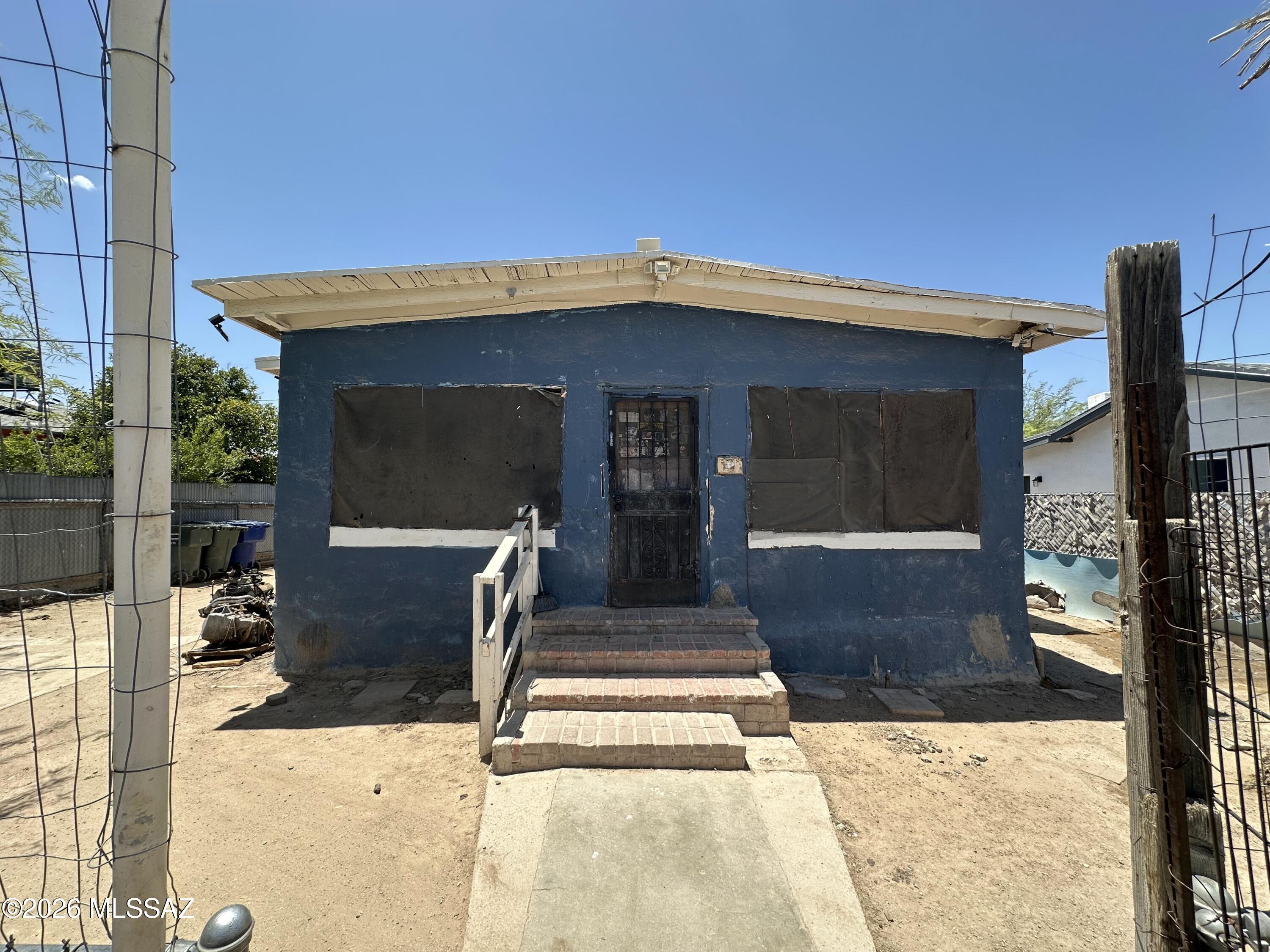 915 N Alder Avenue