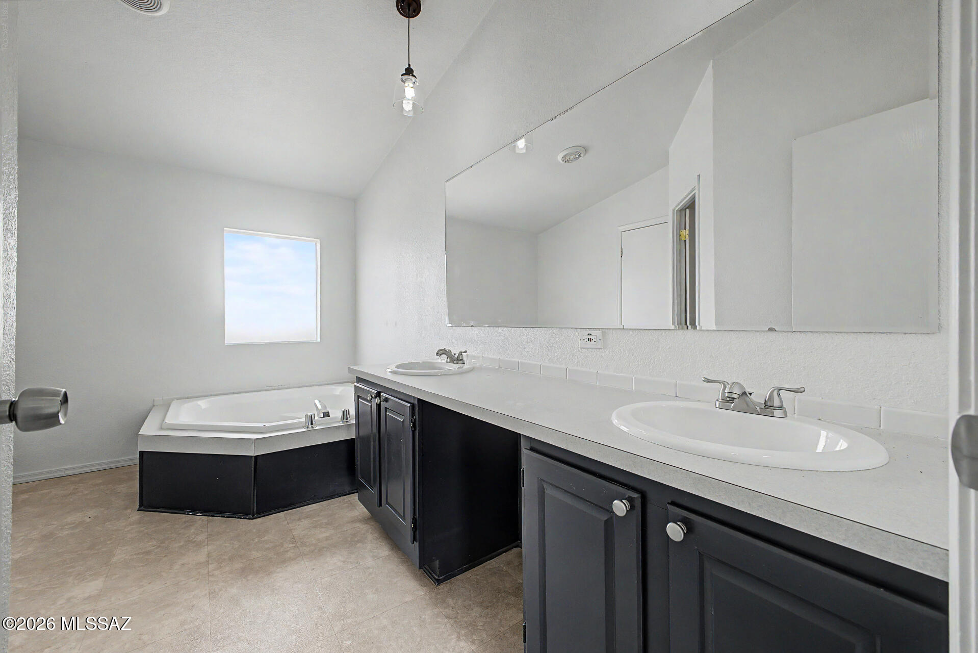 2545 N Sonberg Drive