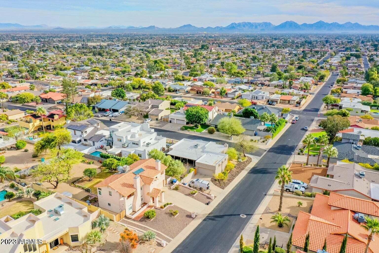 1956 E HILLERY Drive