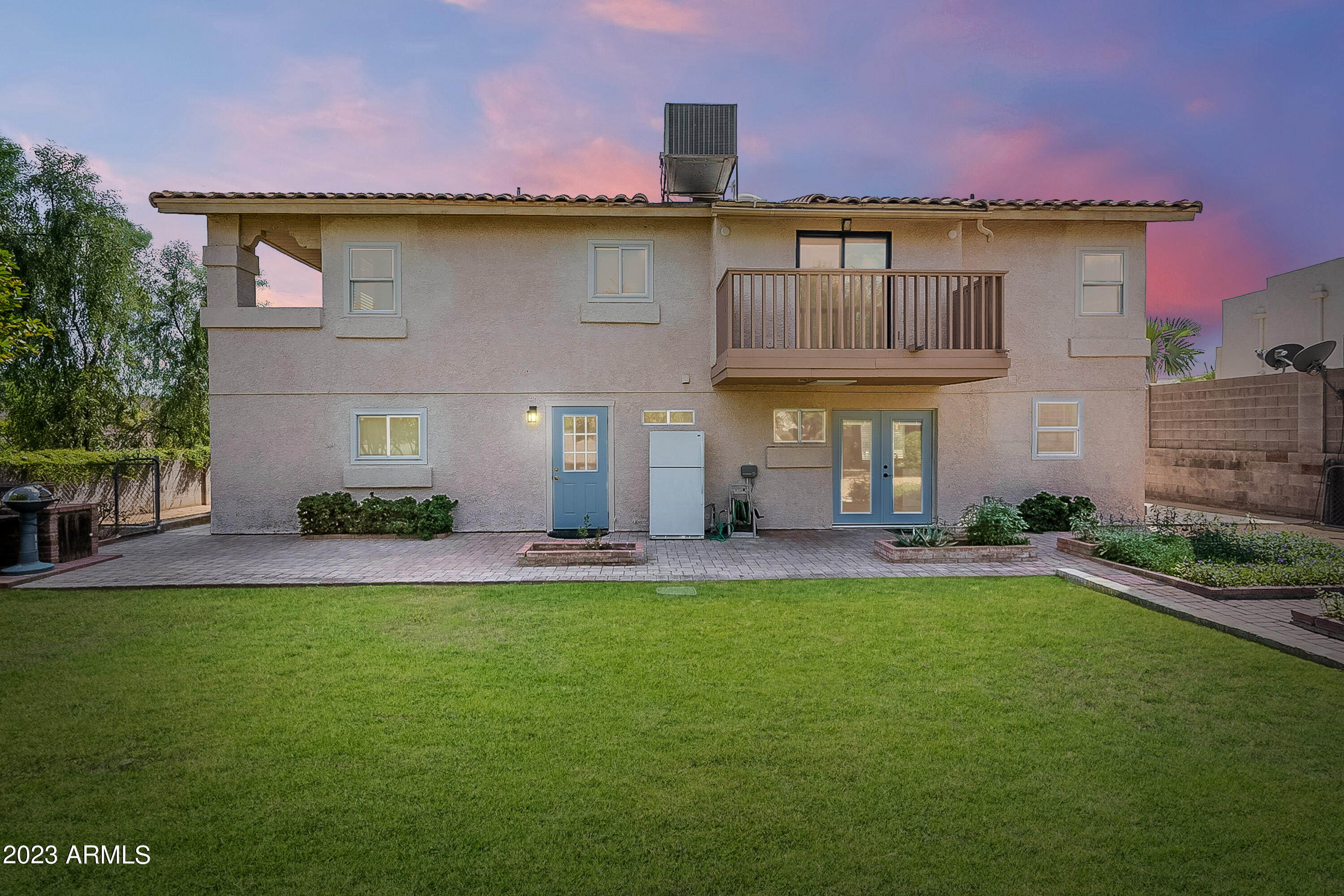 1956 E HILLERY Drive