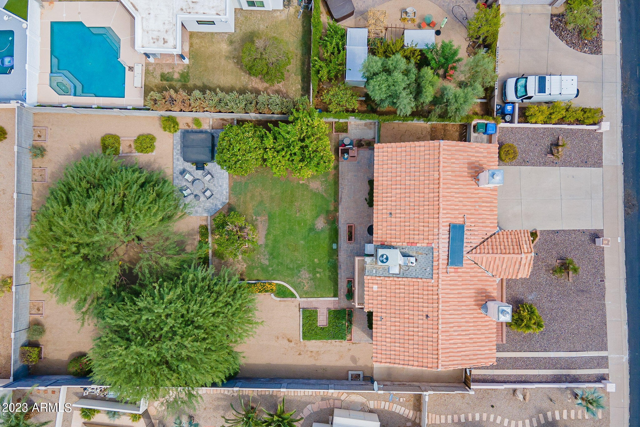 1956 E HILLERY Drive
