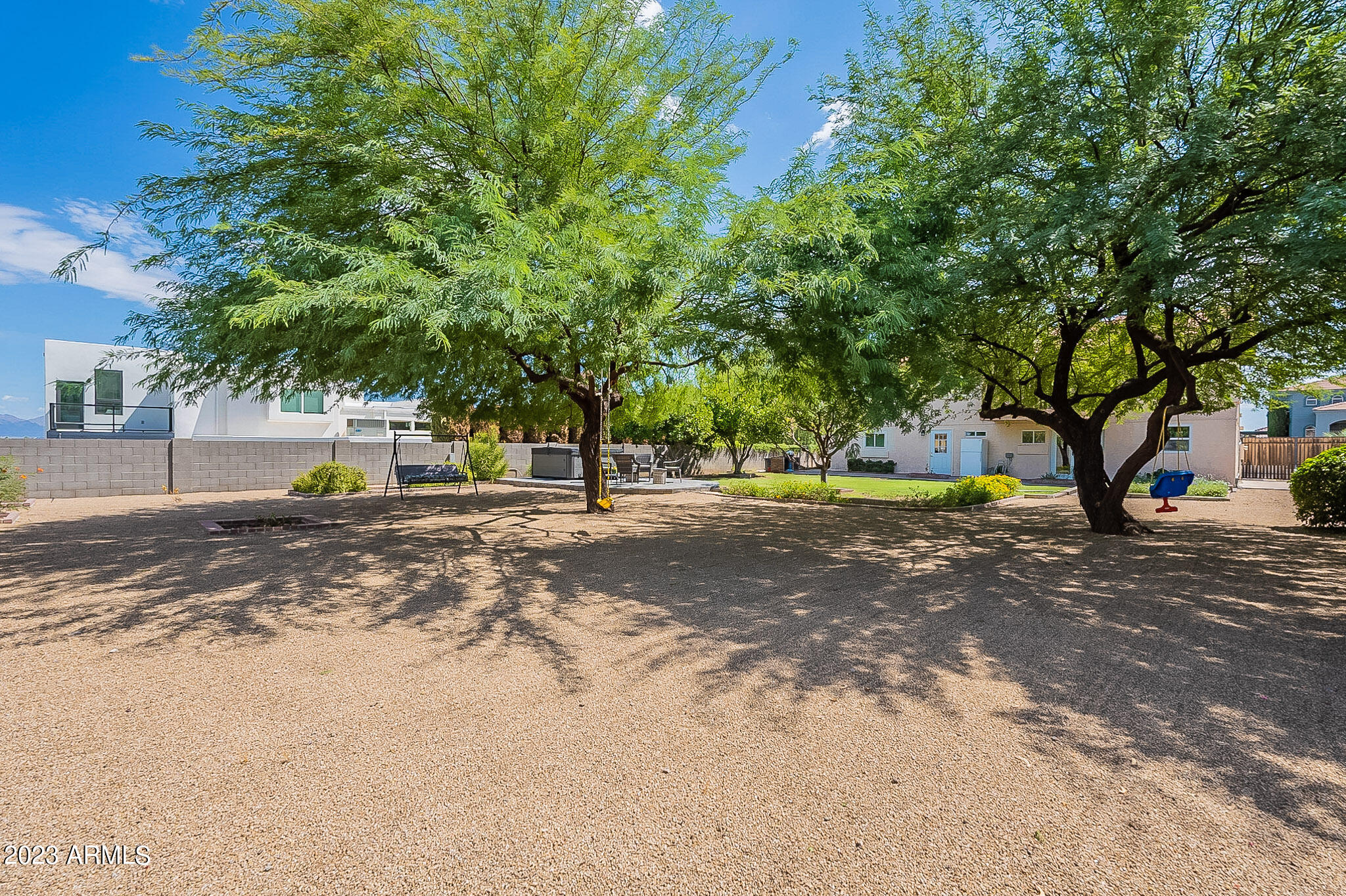 1956 E HILLERY Drive