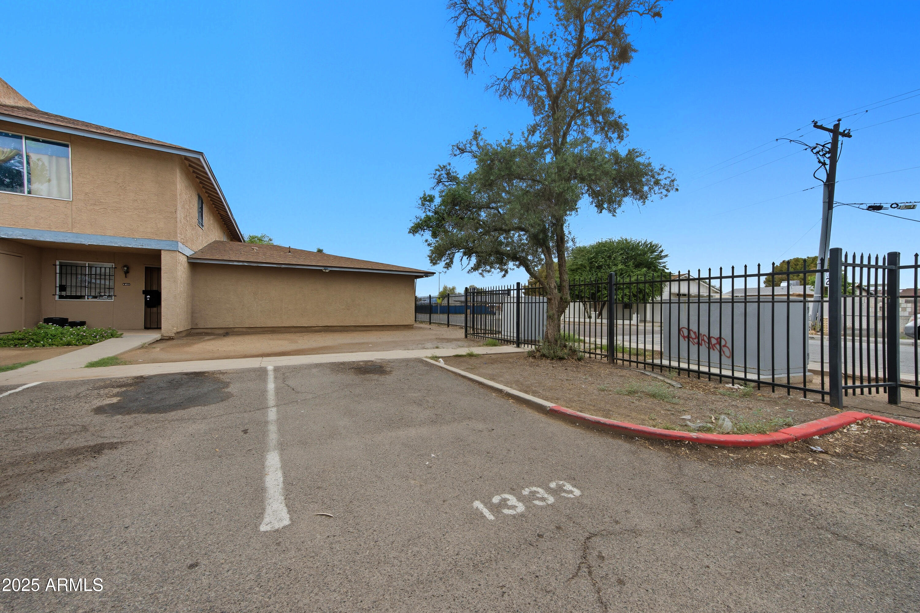 4242 N 69th Lane, 1333