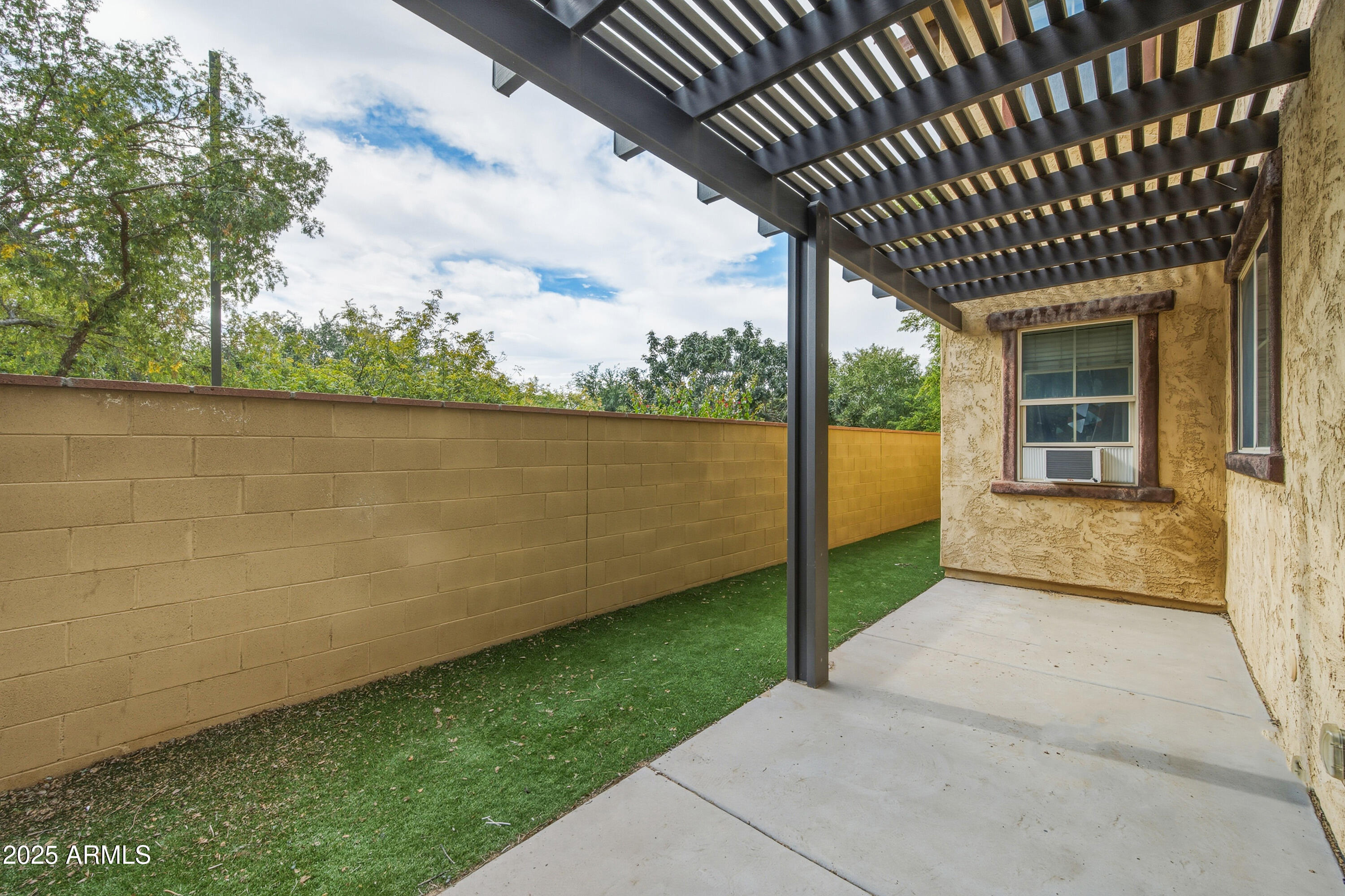 15141 W ALEXANDRIA Way