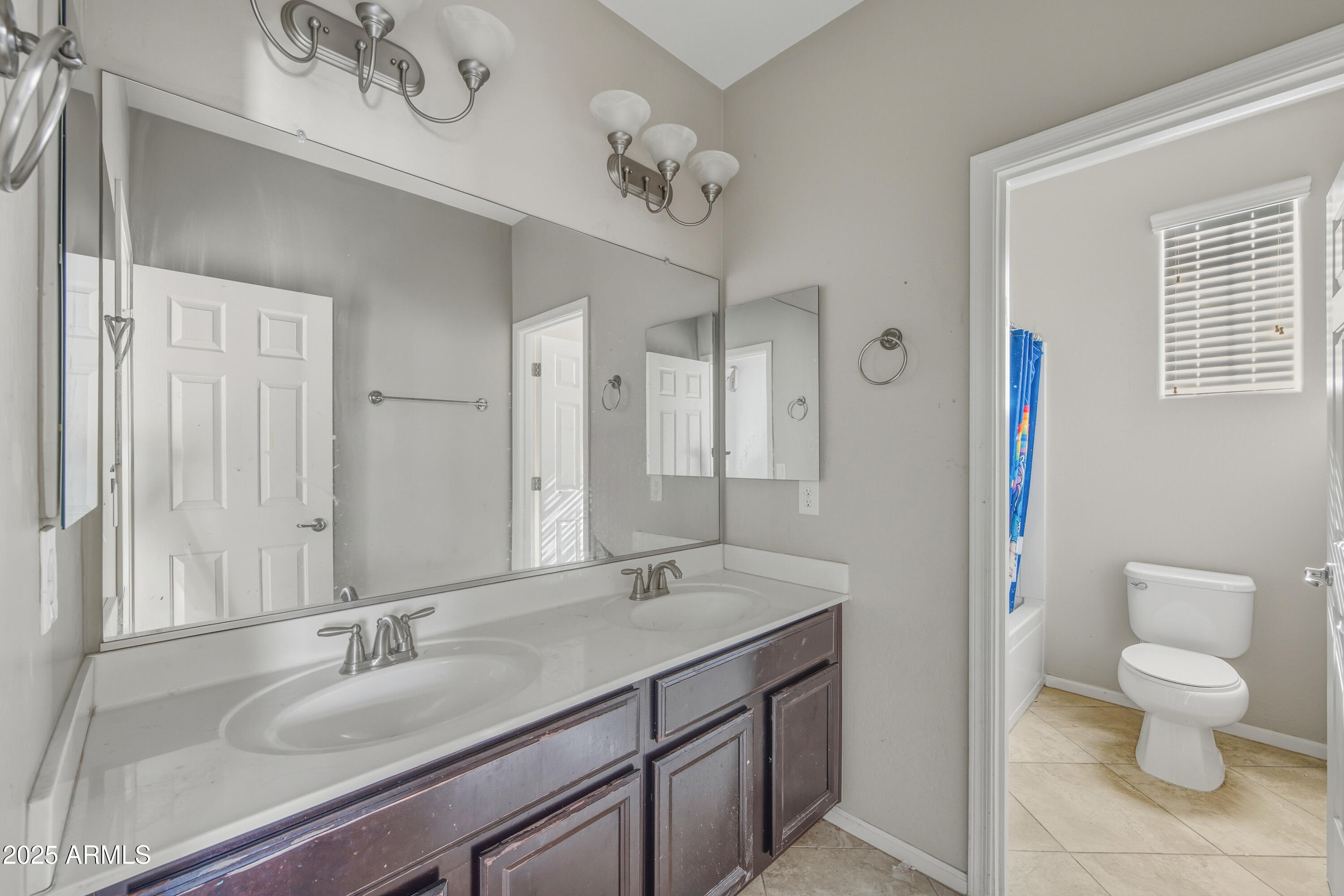 15141 W ALEXANDRIA Way