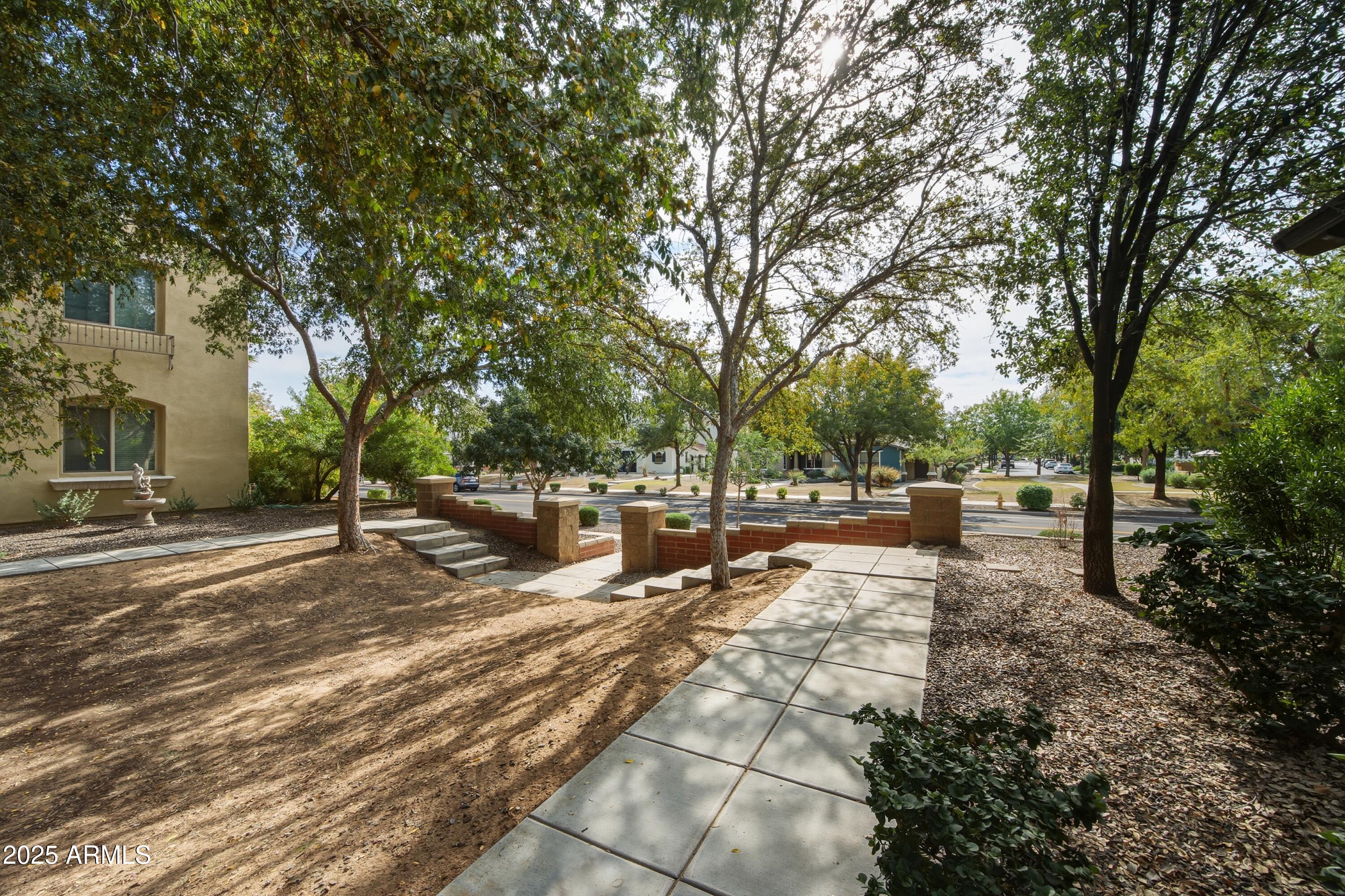 15141 W ALEXANDRIA Way