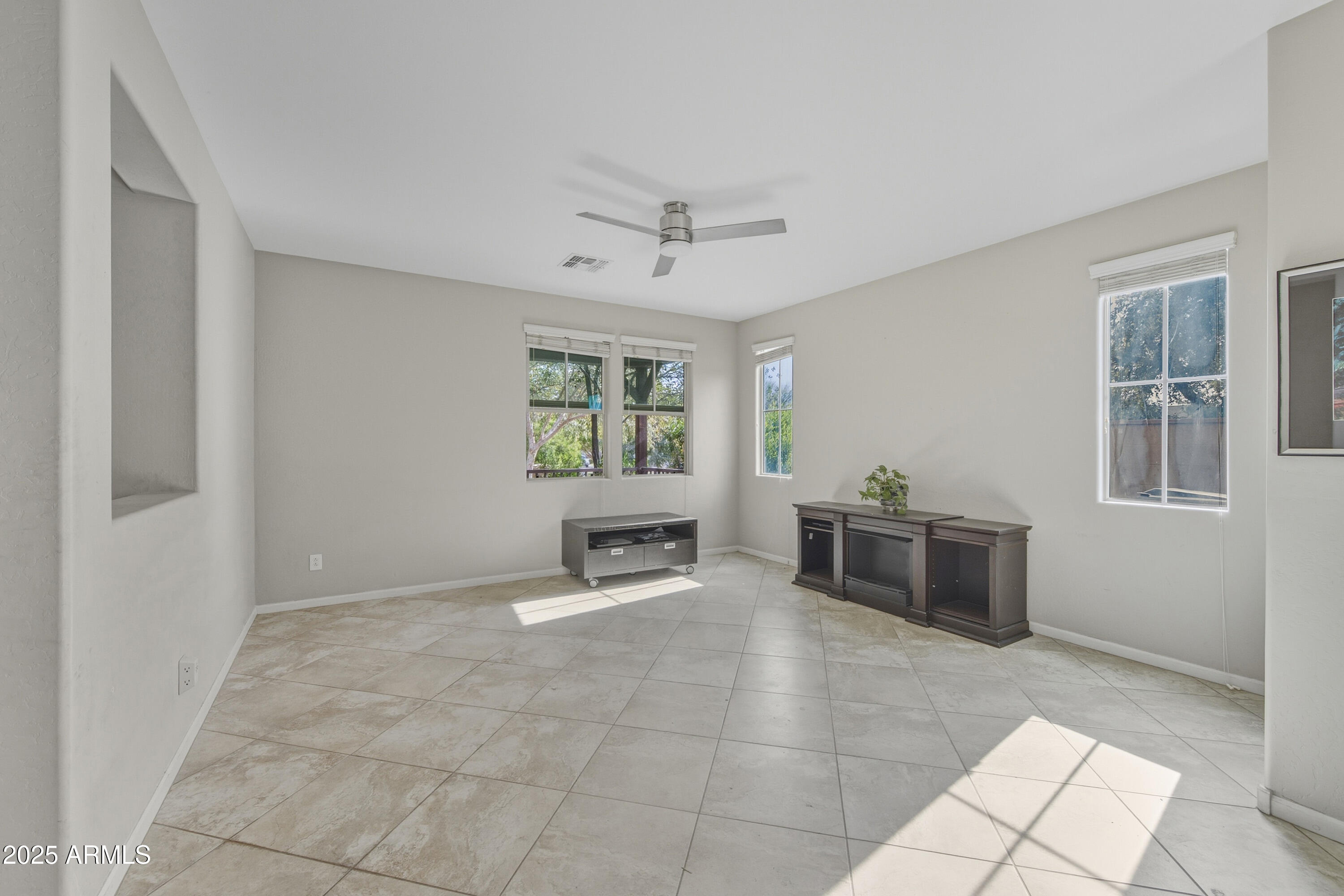 15141 W ALEXANDRIA Way