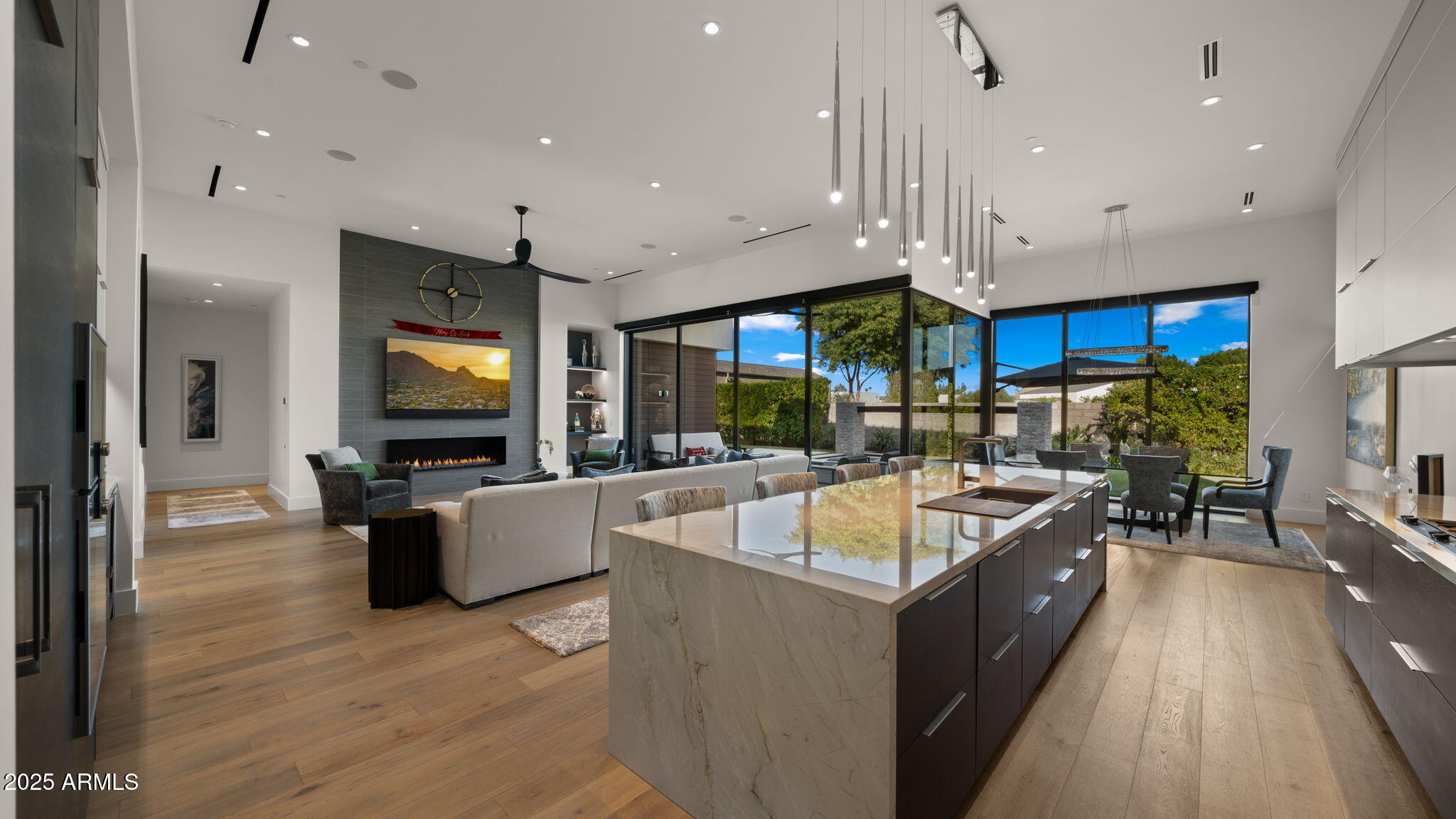 6962 E CACTUS WREN Road