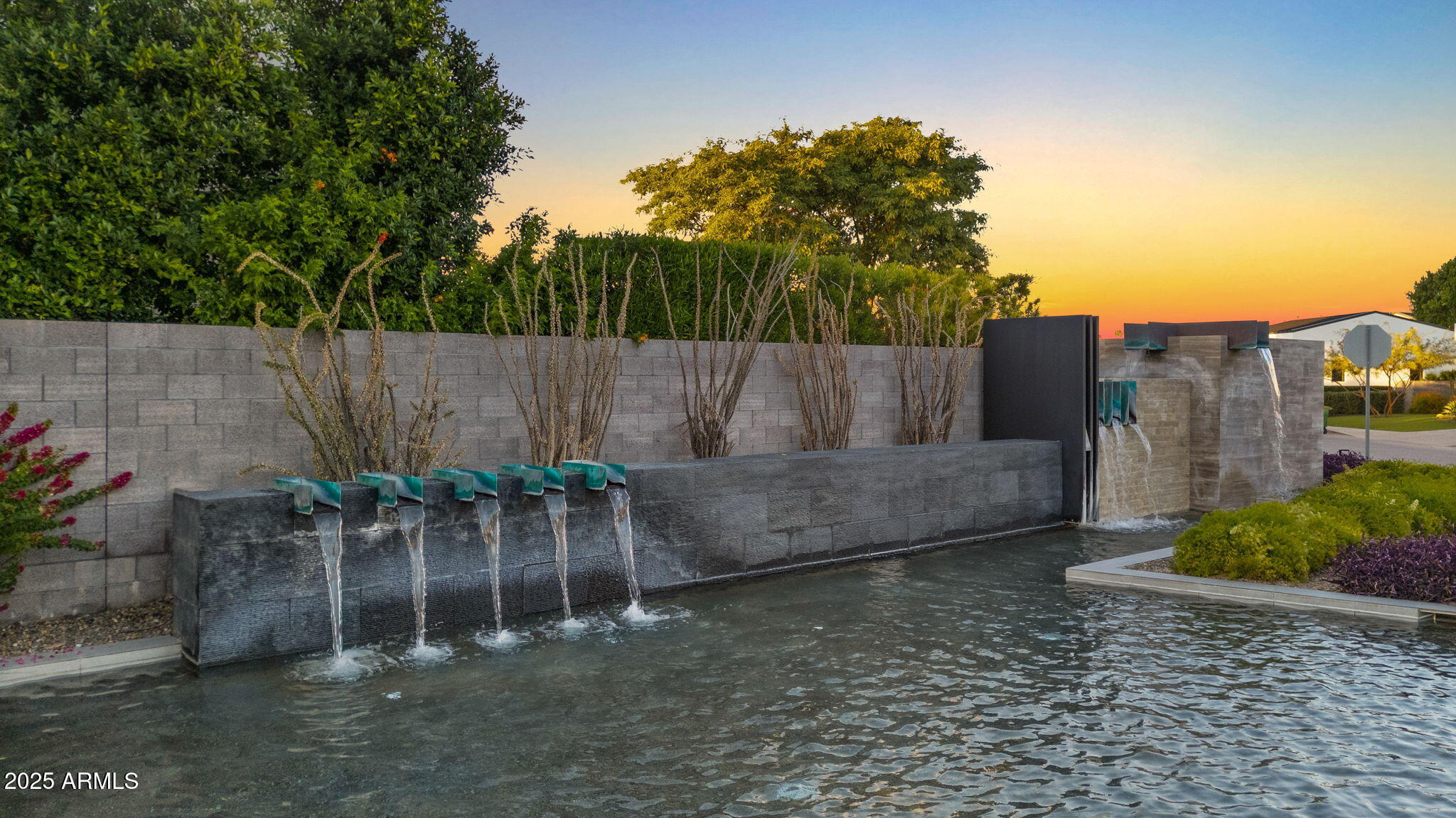 6962 E CACTUS WREN Road