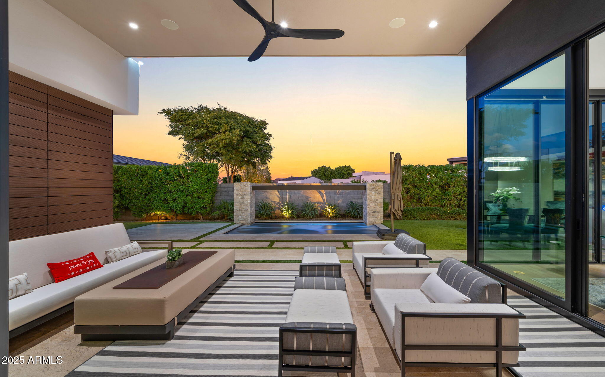 6962 E CACTUS WREN Road