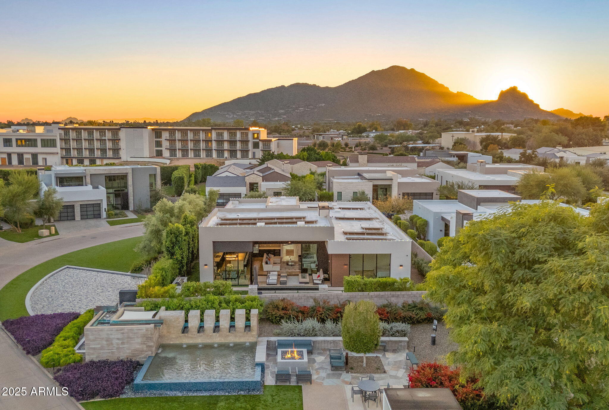 6962 E CACTUS WREN Road