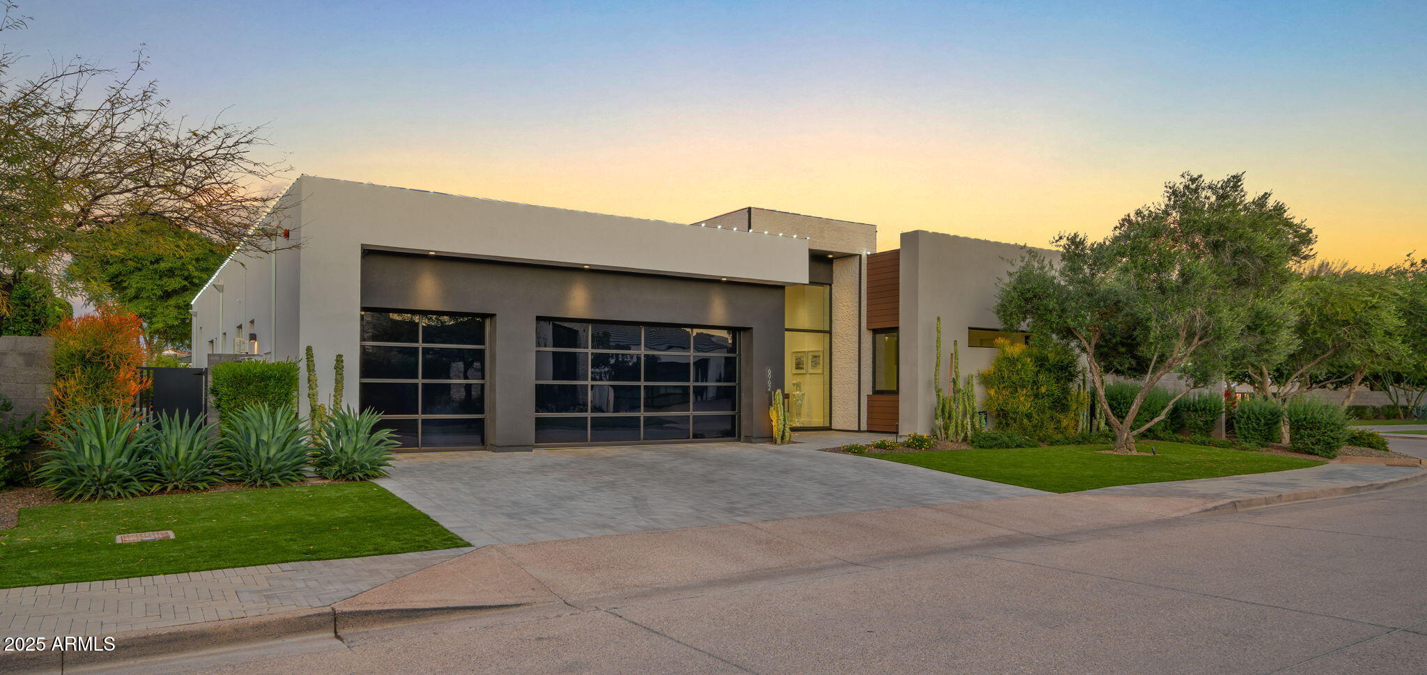 6962 E CACTUS WREN Road